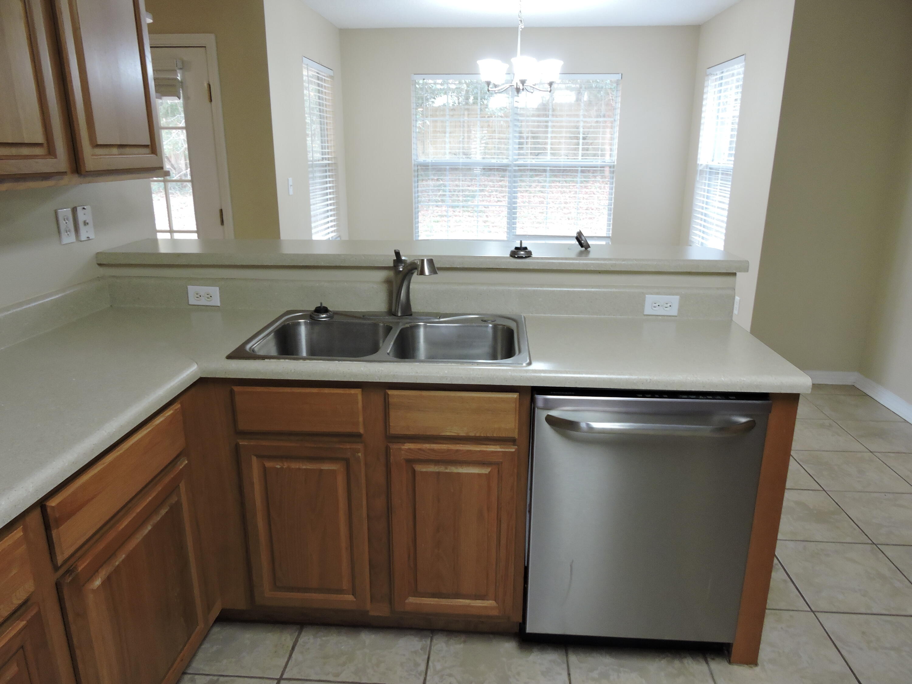 OAKDALE MINI FARMS RESUB LOT 01 - Residential Lease