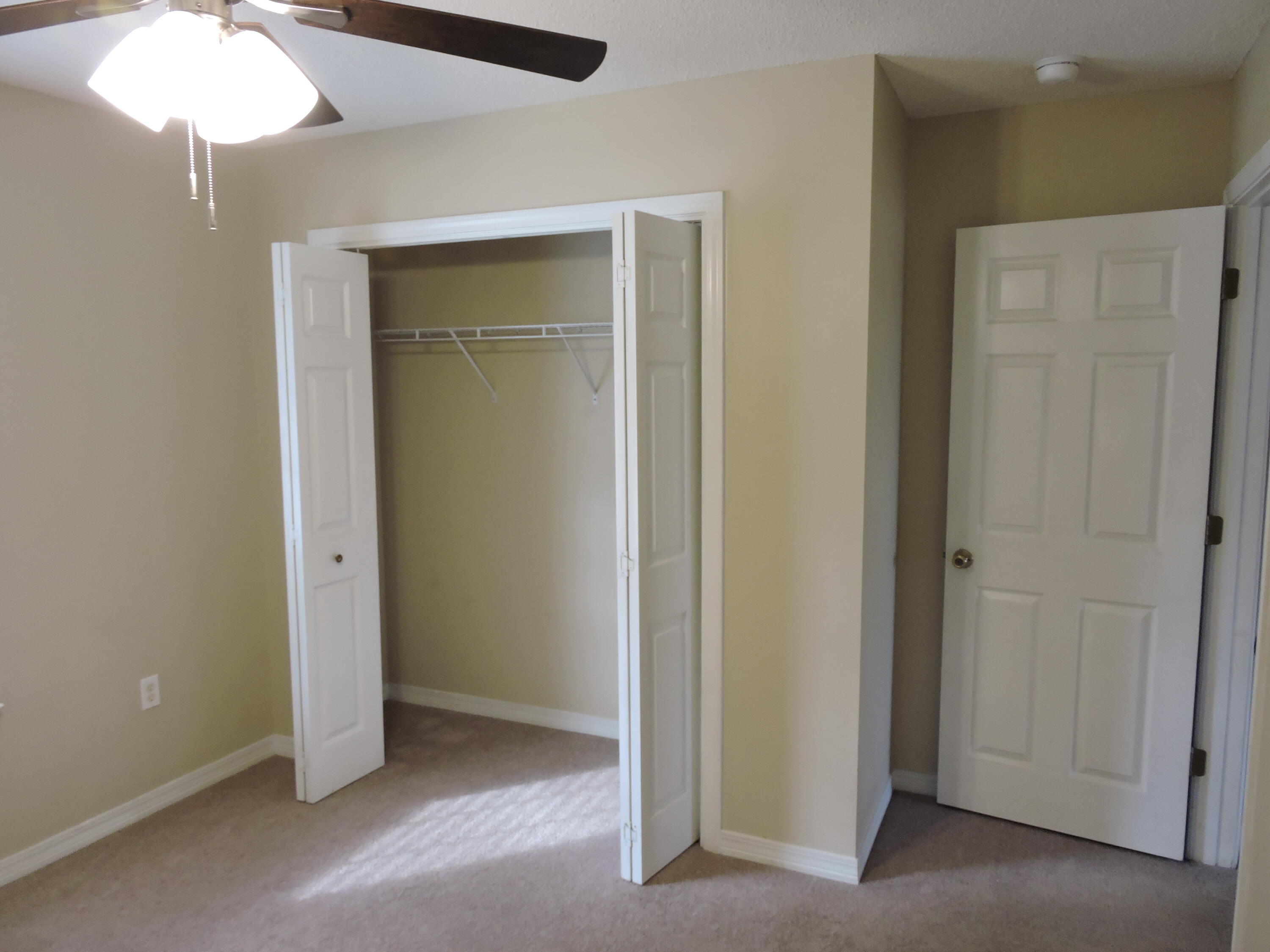 OAKDALE MINI FARMS RESUB LOT 01 - Residential Lease