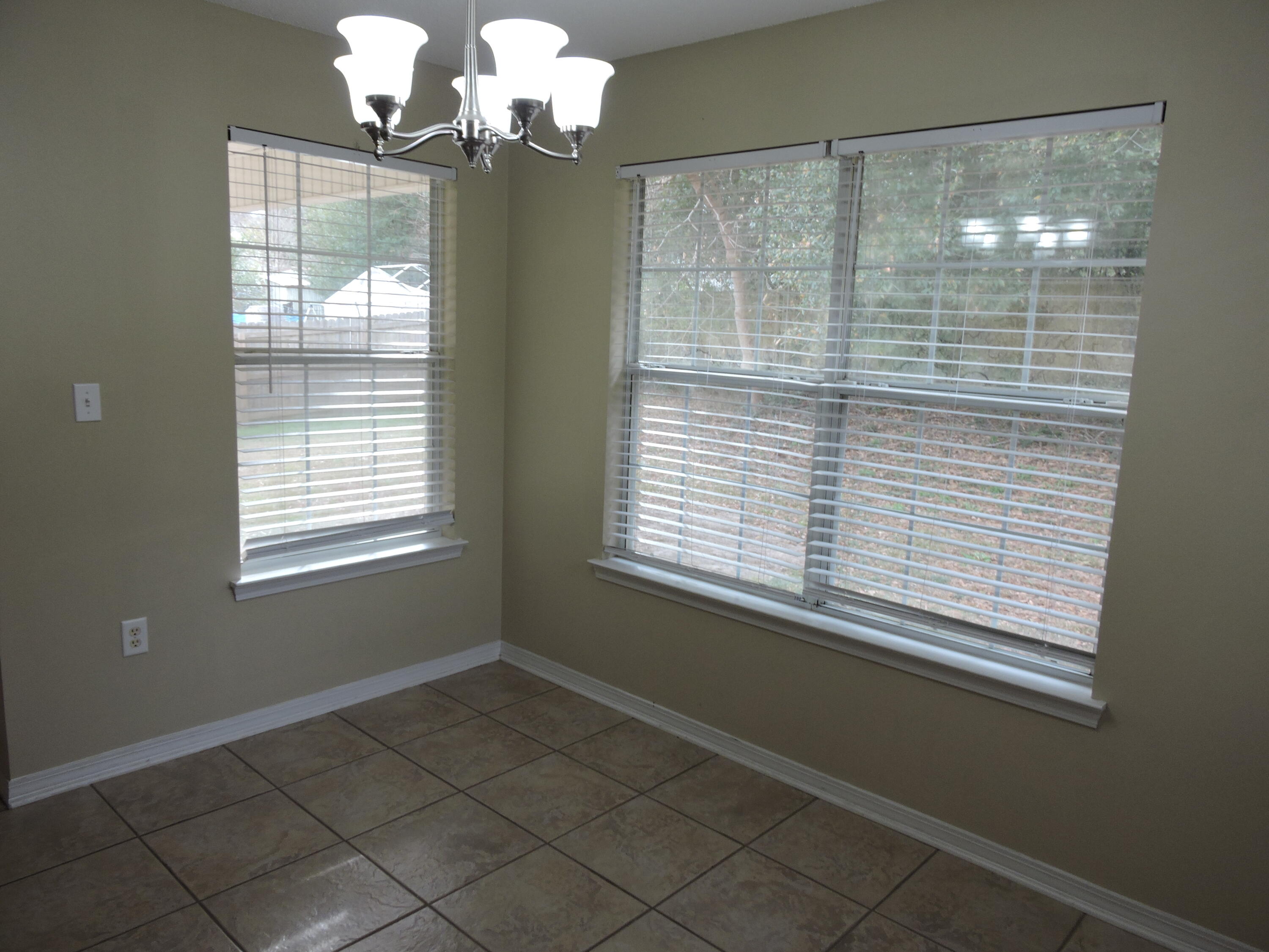 OAKDALE MINI FARMS RESUB LOT 01 - Residential Lease