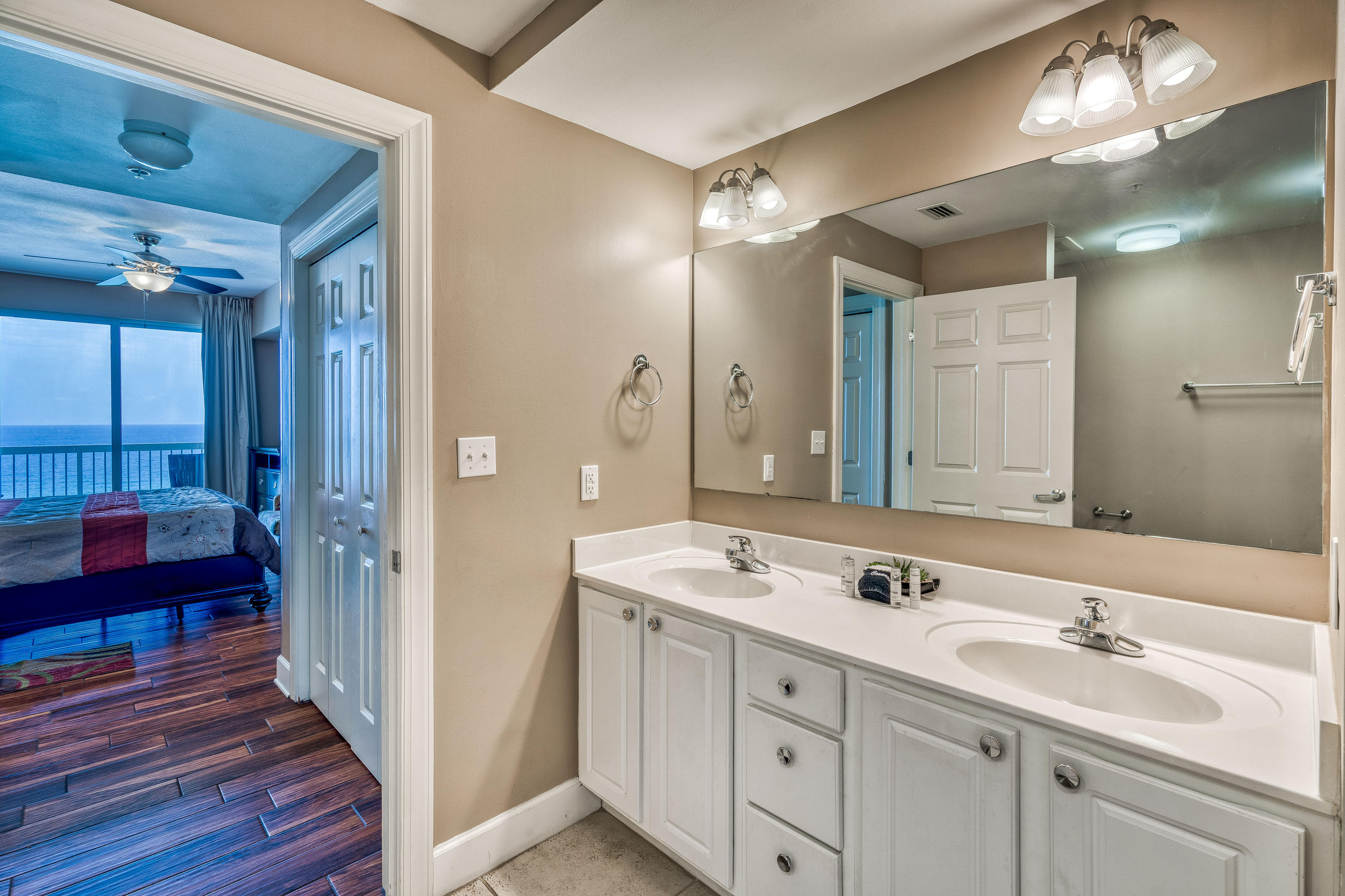 SUNRISE BEACH - Residential