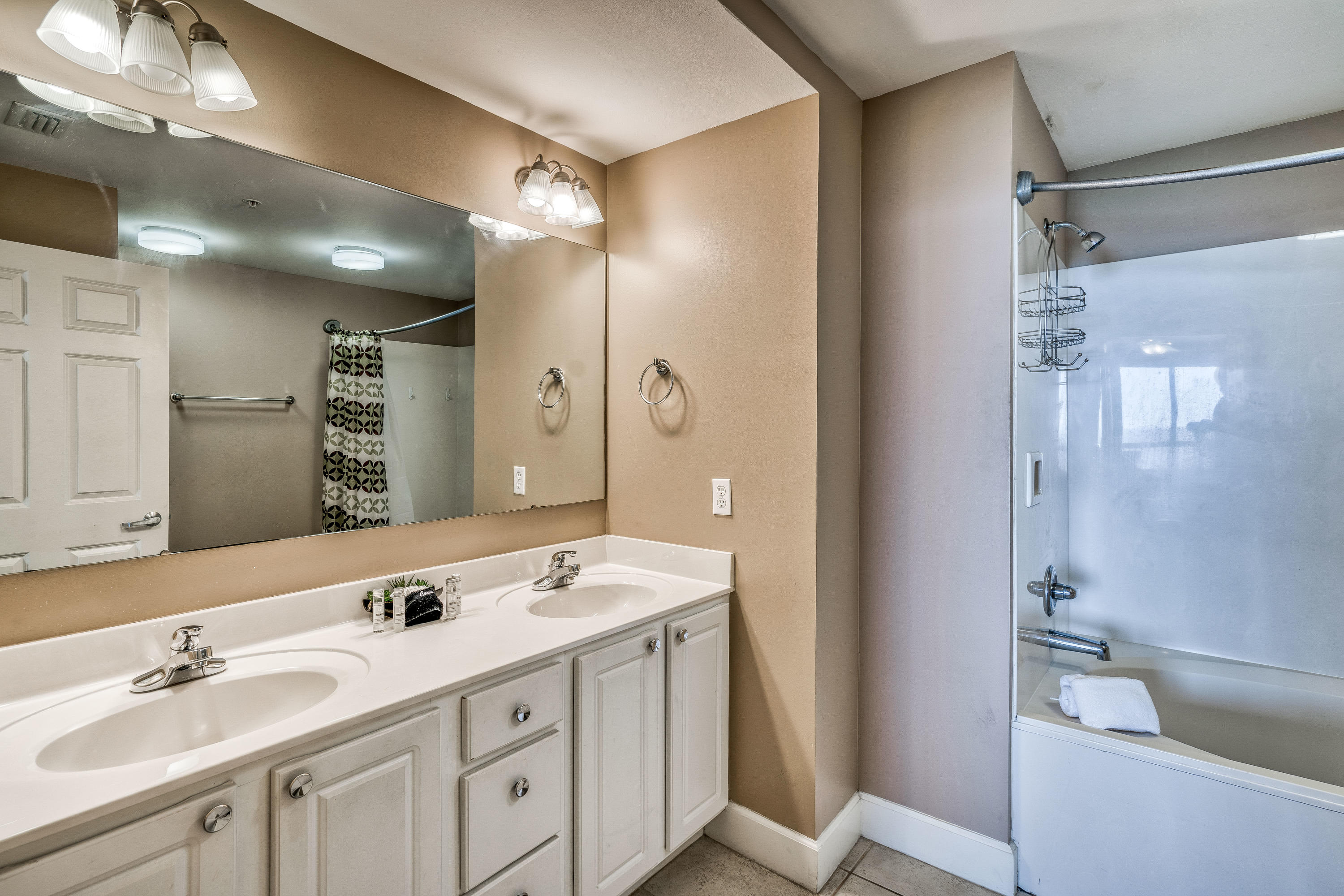 SUNRISE BEACH - Residential