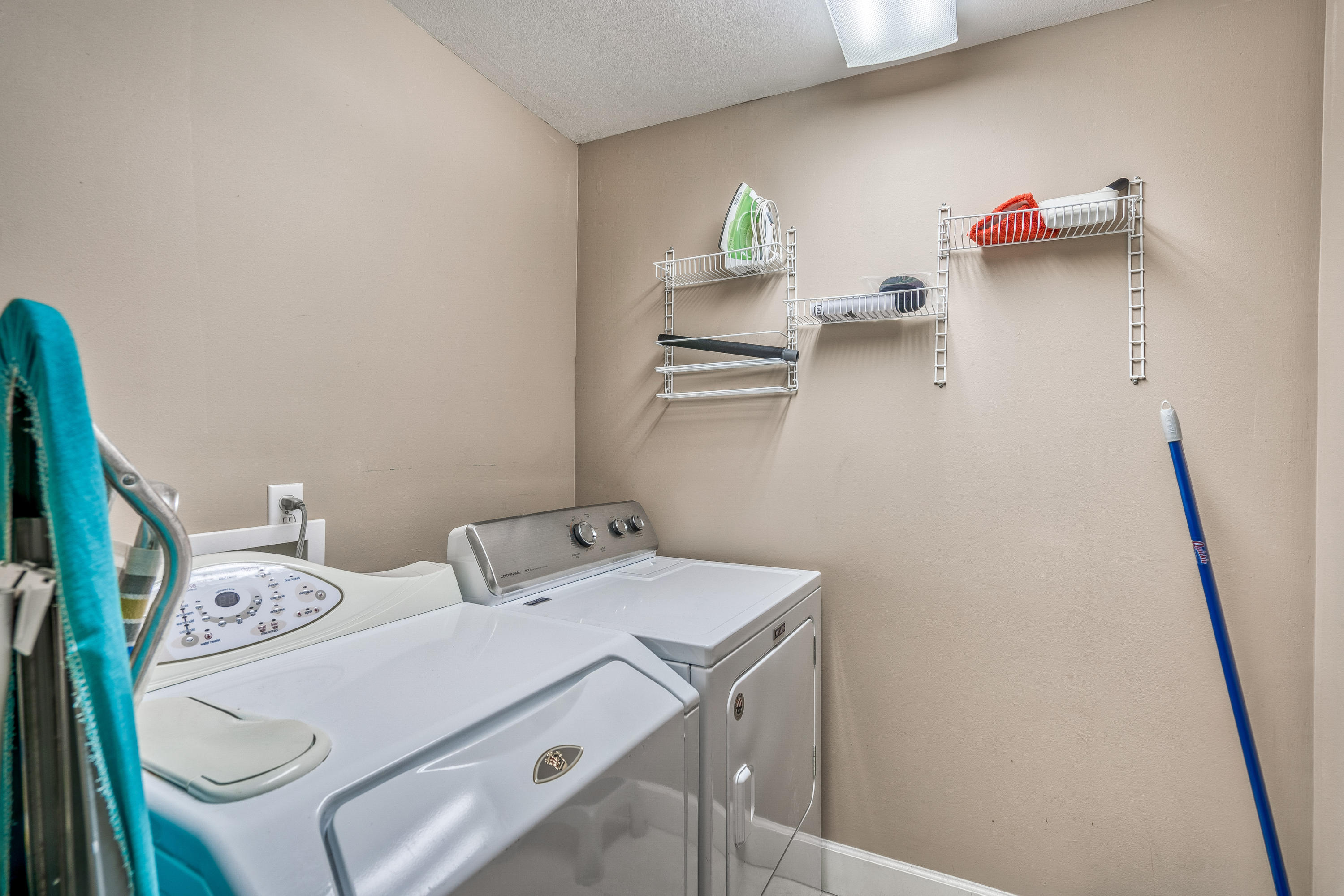 SUNRISE BEACH - Residential