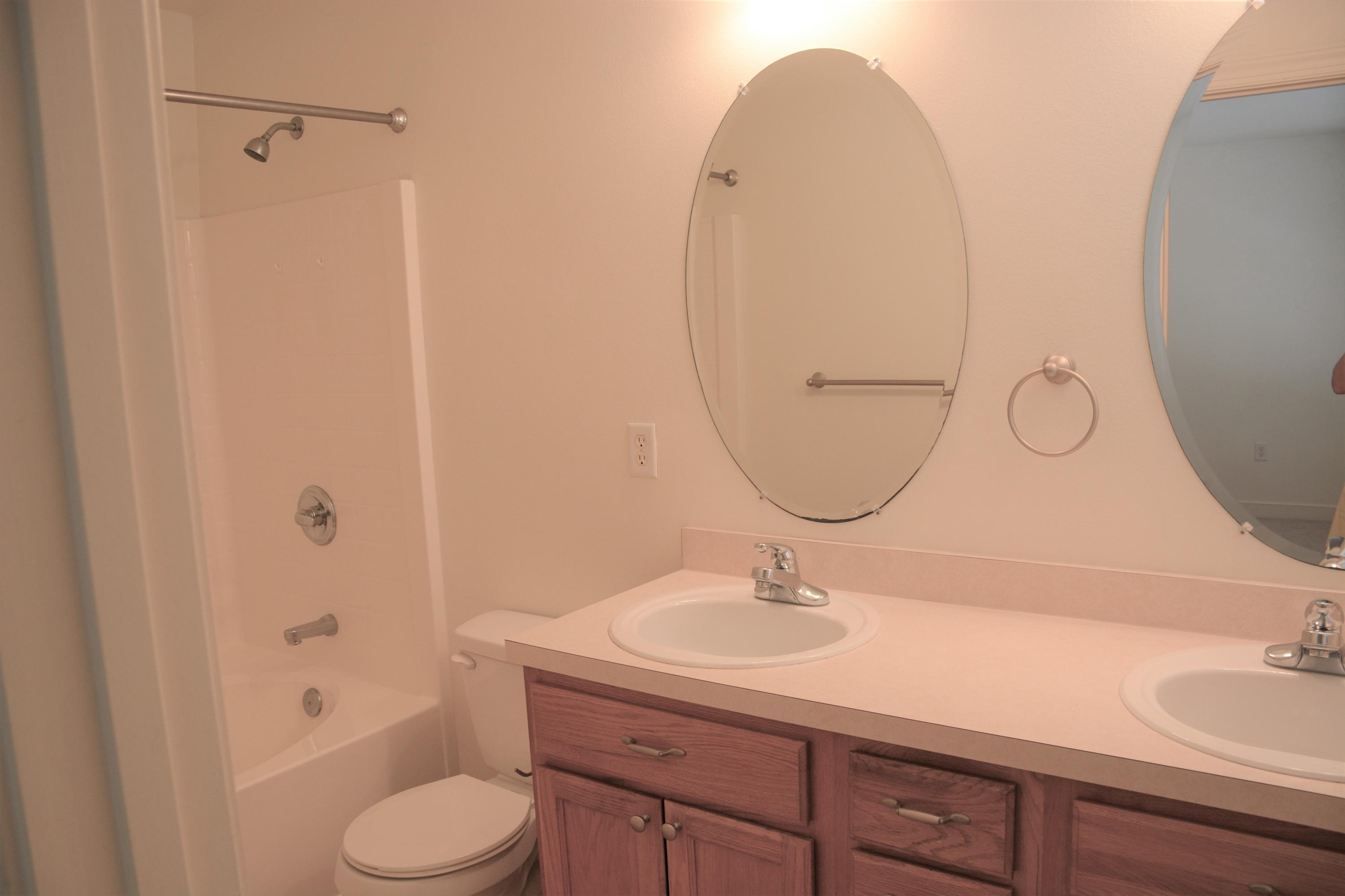 TWIN LAKES TOWNHOMES PH 2 - Residential