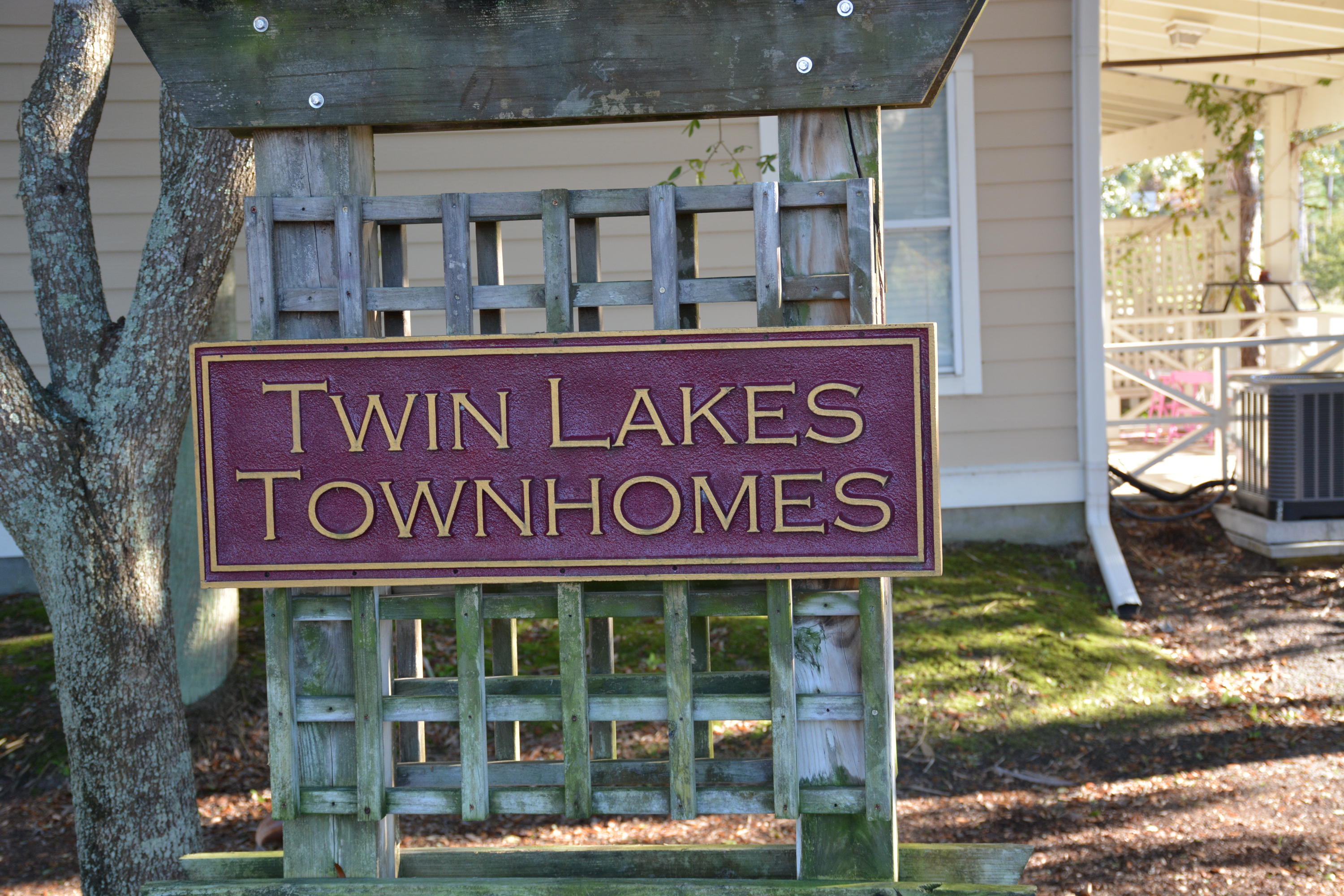 TWIN LAKES TOWNHOMES PH 2 - Residential