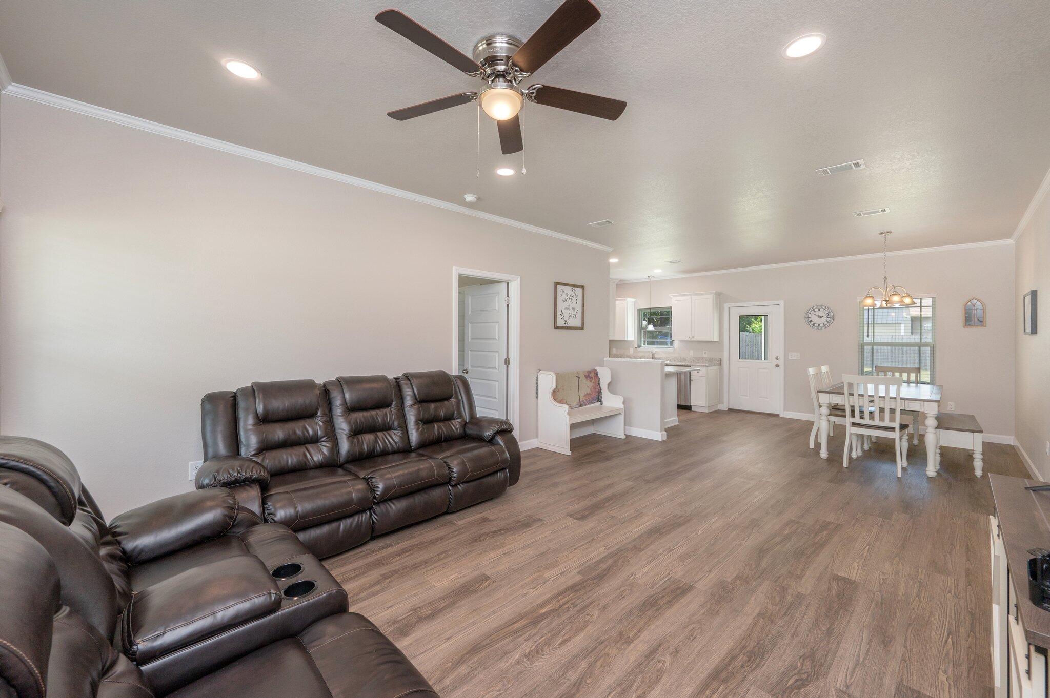 Oakcrest Farms And Gardens - Residential