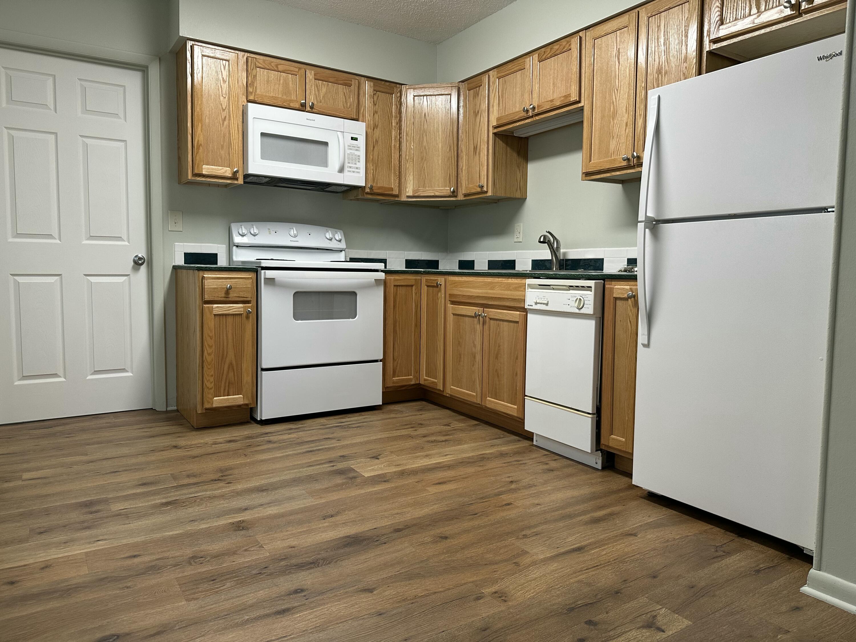 PINE MEADOWS 1ST ADDN - Residential Lease