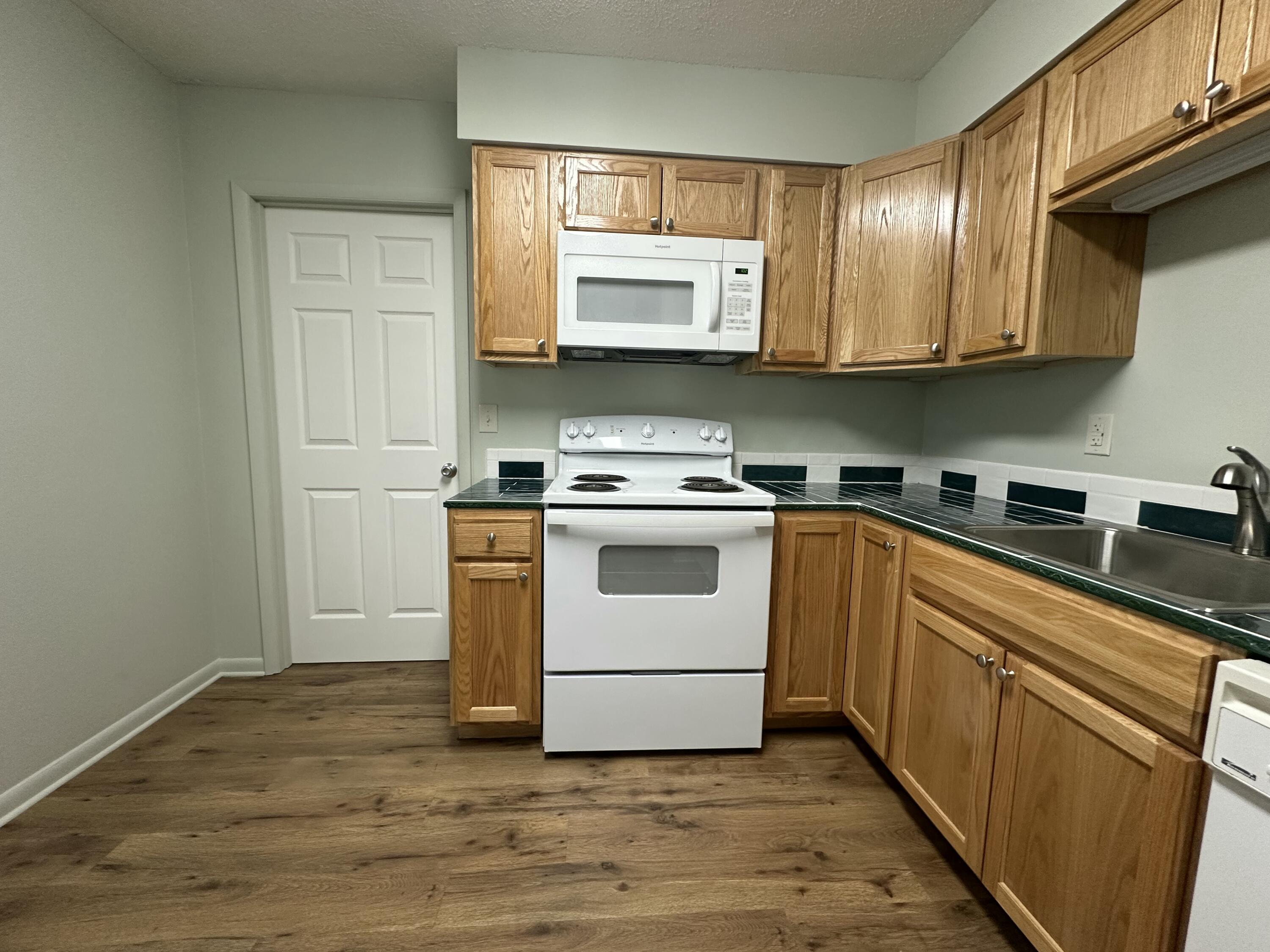 PINE MEADOWS 1ST ADDN - Residential Lease