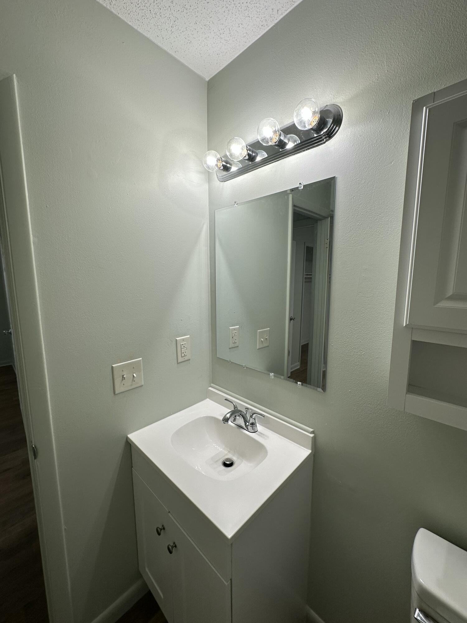 PINE MEADOWS 1ST ADDN - Residential Lease