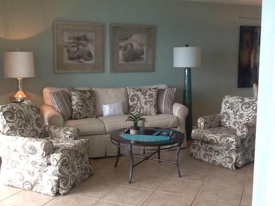 EMERALD TOWERS CONDO - Residential