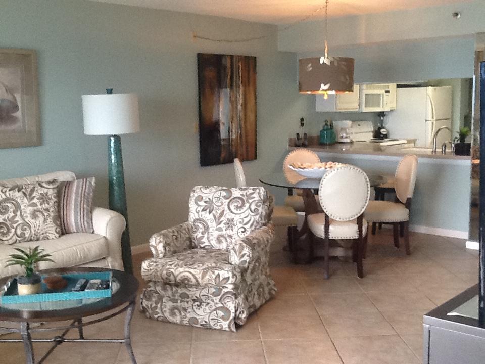 EMERALD TOWERS CONDO - Residential