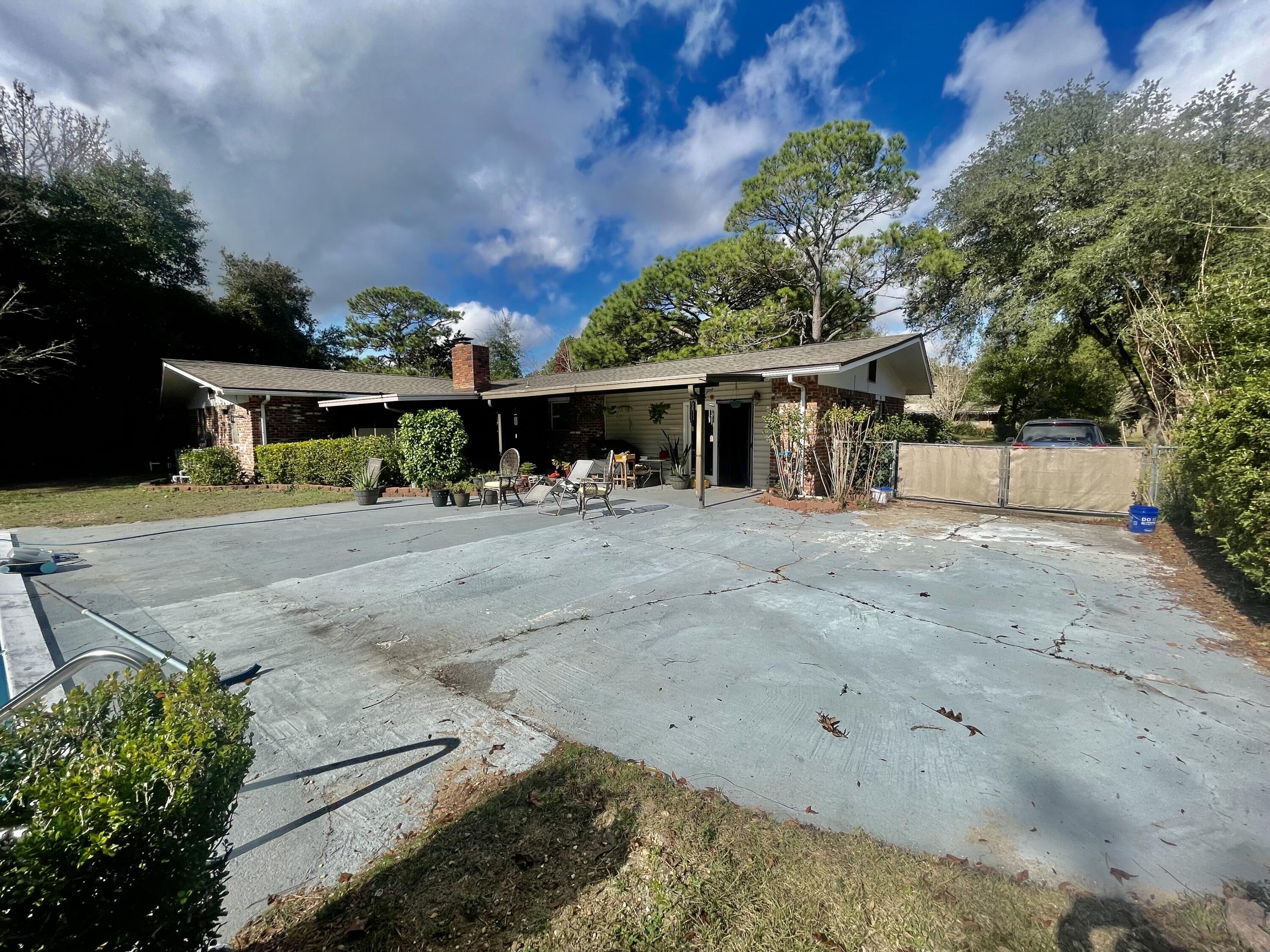 POQUITO BAYOU - Residential Lease