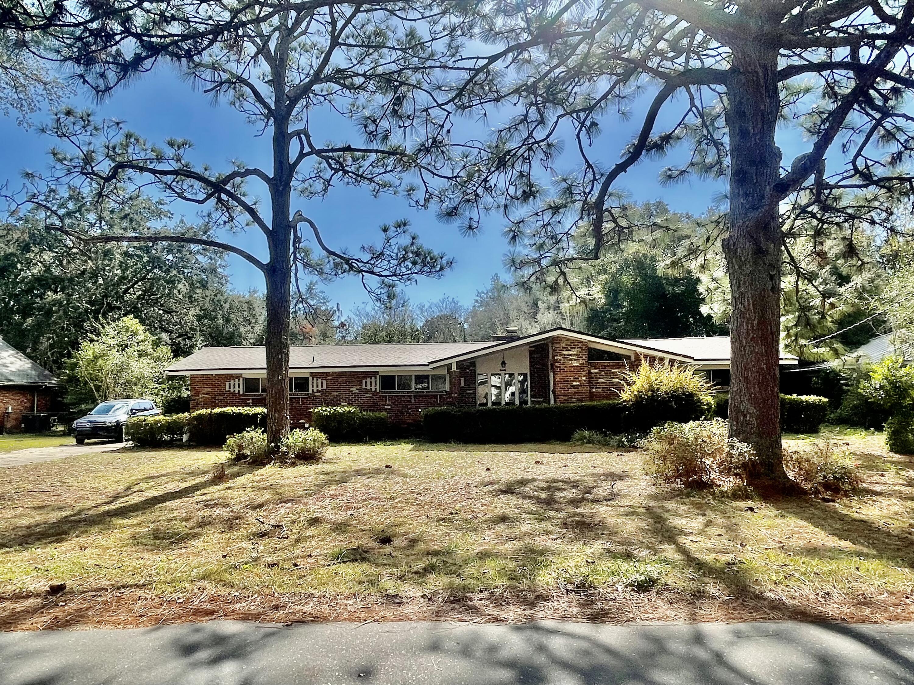 Located minutes away from Eglin AFB and 15- 20 minutes from Hurlburt Field. Poquito Bayou boasts a public park with boat launch right down the road. This is a 4 bedroom, 2 full bathrooms and 1 1/2 bath home located in the desirable area of Poquito Bayou with a private & in -ground pool. The home has all stainless steel appliances less than 1 year old, a large lot, 2 living rooms, sunroom, and walk in pantry. Washer and dryer will be included but no replacement if they stop working. Pet deposit one time fee of $350. and additional $35 per pet added to the monthly rental fee. Due at signing, the 1st months rent, last months rent and deposit. Pool service is included with the rent.* Credit  application required.