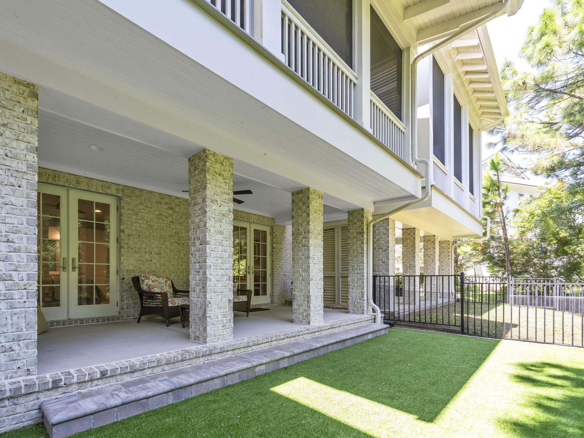 BROWNSTONES AT KELLY PLANTATION - Residential