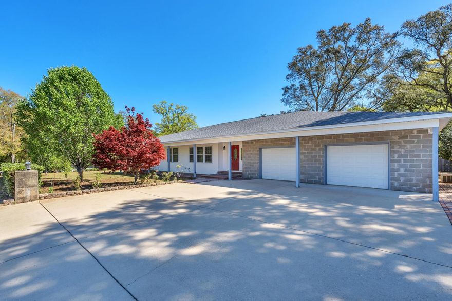 Welcome to this charming 3 bedroom, 2 bathroom home in Niceville. This home features an open floor plan, perfect for entertaining guests or simply enjoying family time. The kitchen boasts a gas cooktop range, stainless steel appliances, and granite countertops, making meal preparation a breeze. An oversized 2-car garage transitions to a large workshop area, ideal for storage or DIY projects. Situated on a corner lot and conveniently located near bases, schools, and shopping. Don't miss out on the opportunity to make this house your home! Call for your showing today!!