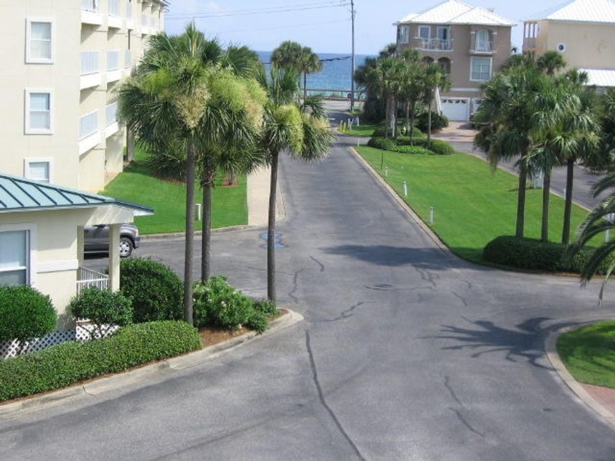 Maravilla is a 33 acre gulf front community featuring four condo buildings of 188 condos, 60 cottages, and 10 larger two and three story homes. Maravilla is considered one of the most popular family and pet friendly communities along Miramar Beach.