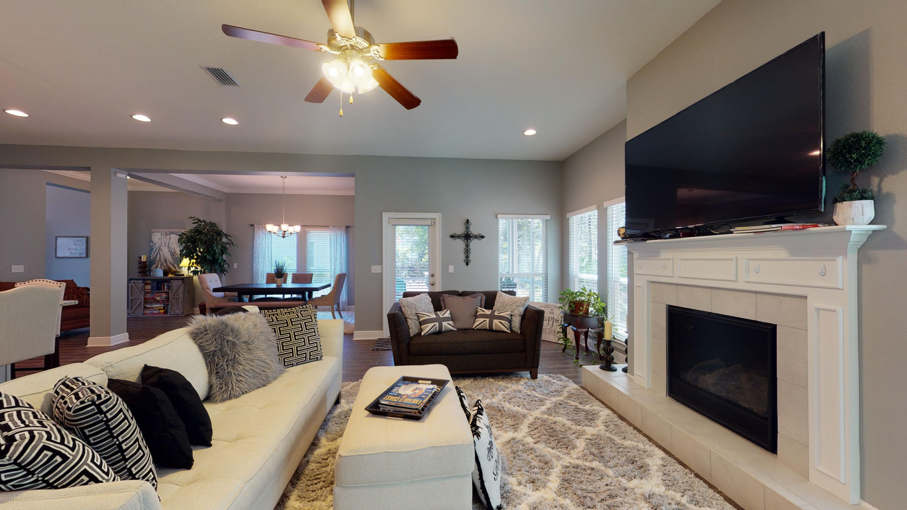 Mussett Bayou Manor - Residential