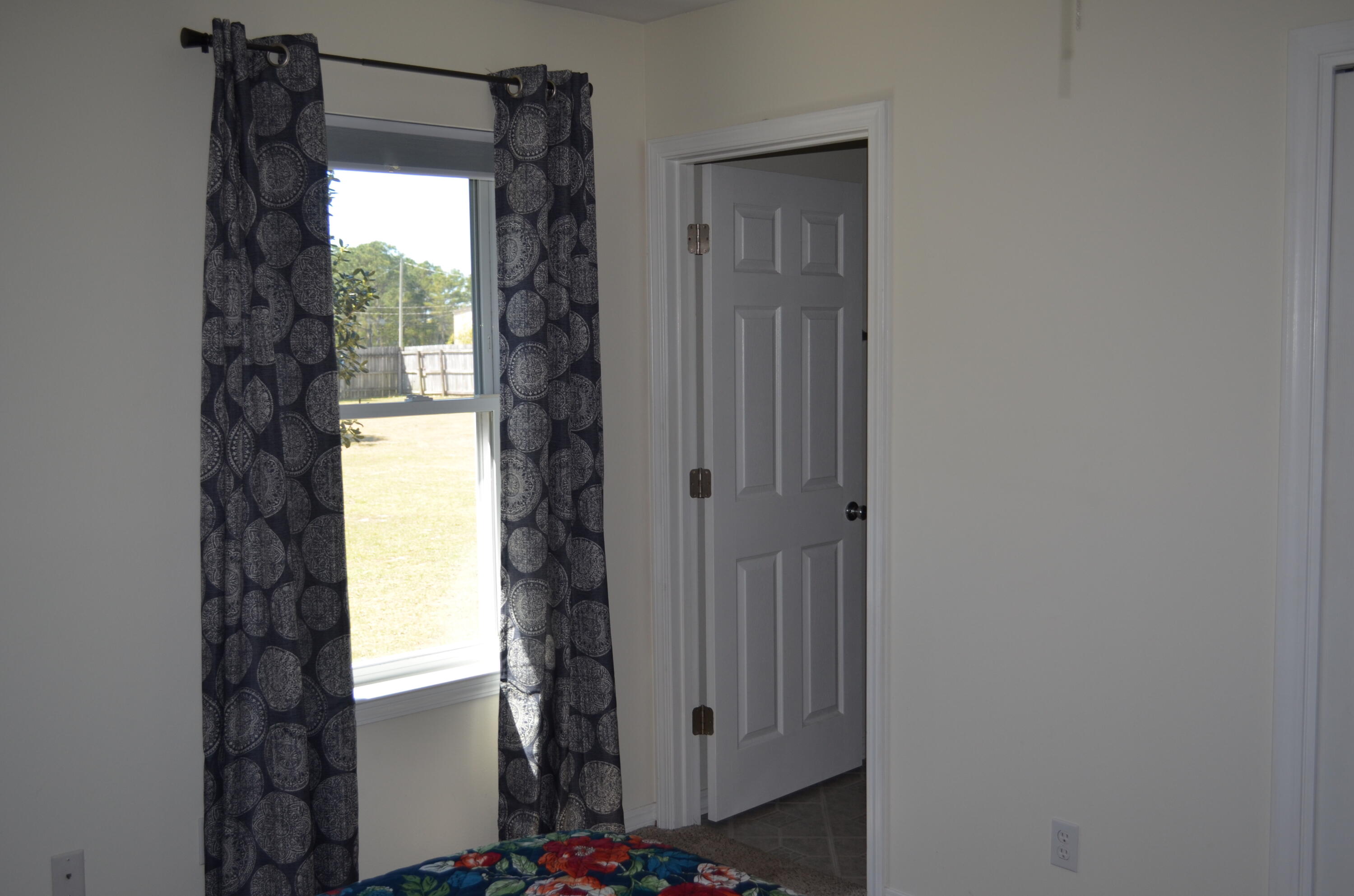 NAVARRE 1ST ADD - Residential