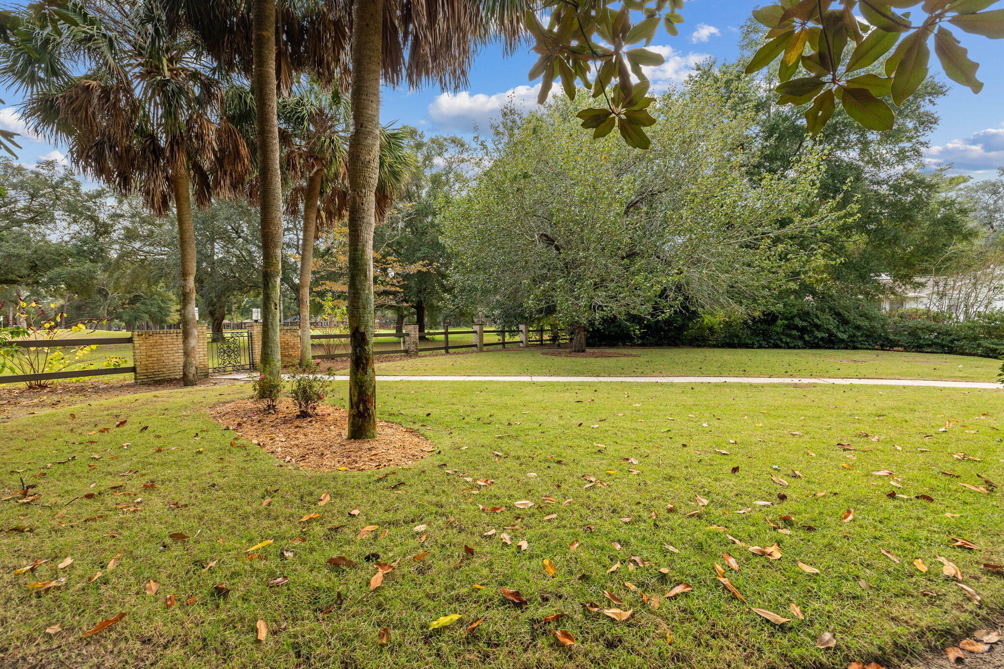 ROCKY BAYOU COUNTRY CLUB ESTATES 1 - Residential