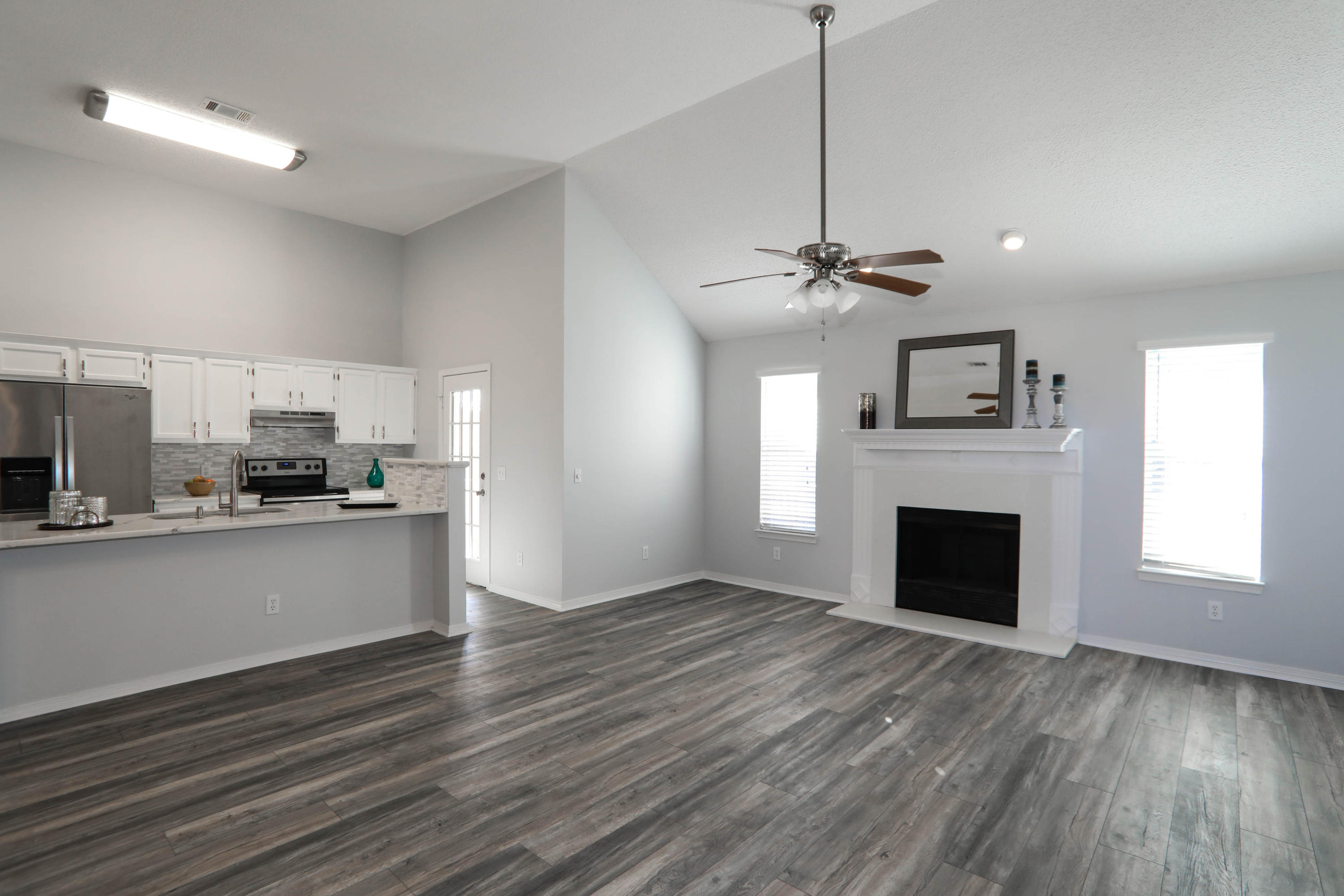 LAKE CHARLESTON - Residential