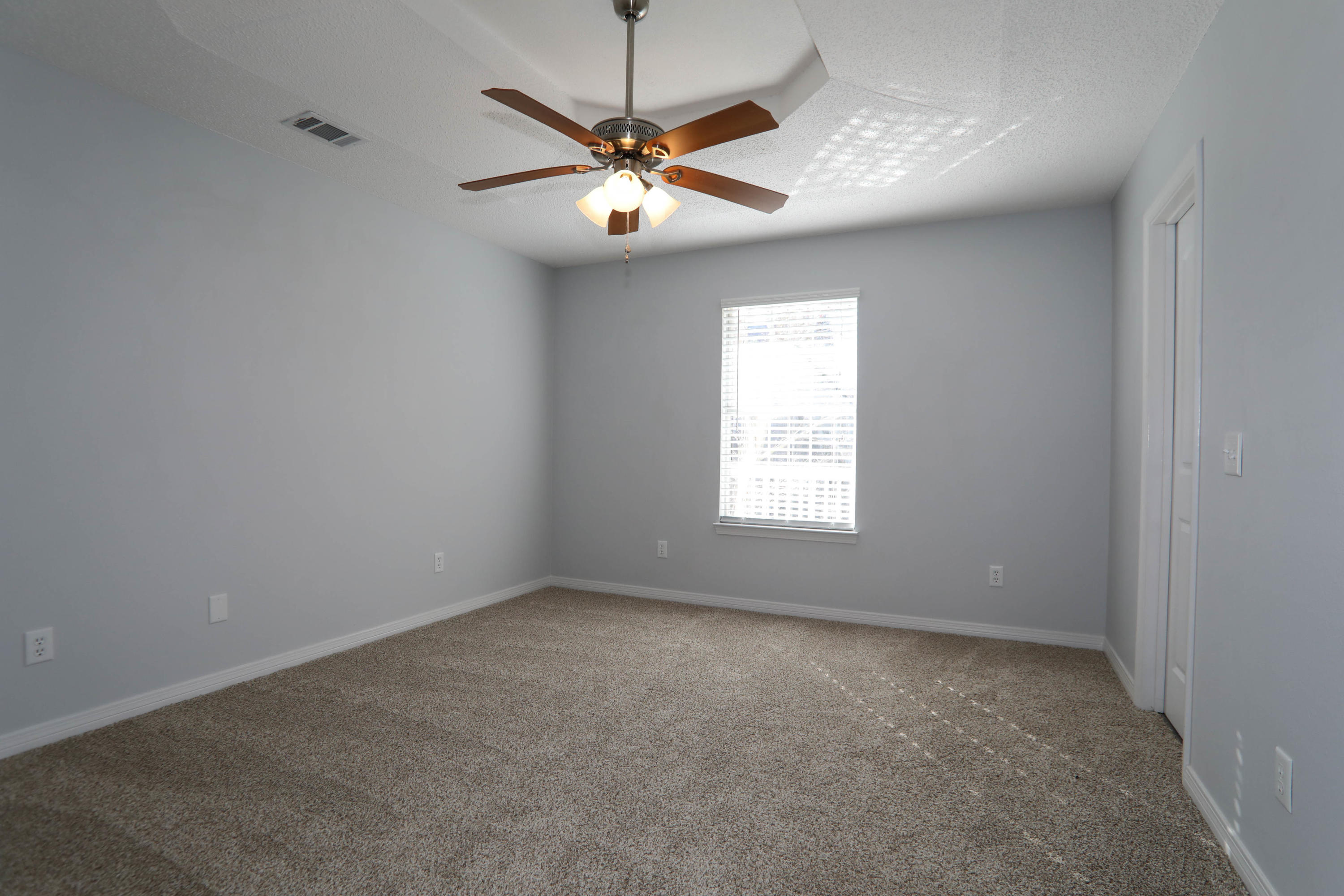 LAKE CHARLESTON - Residential