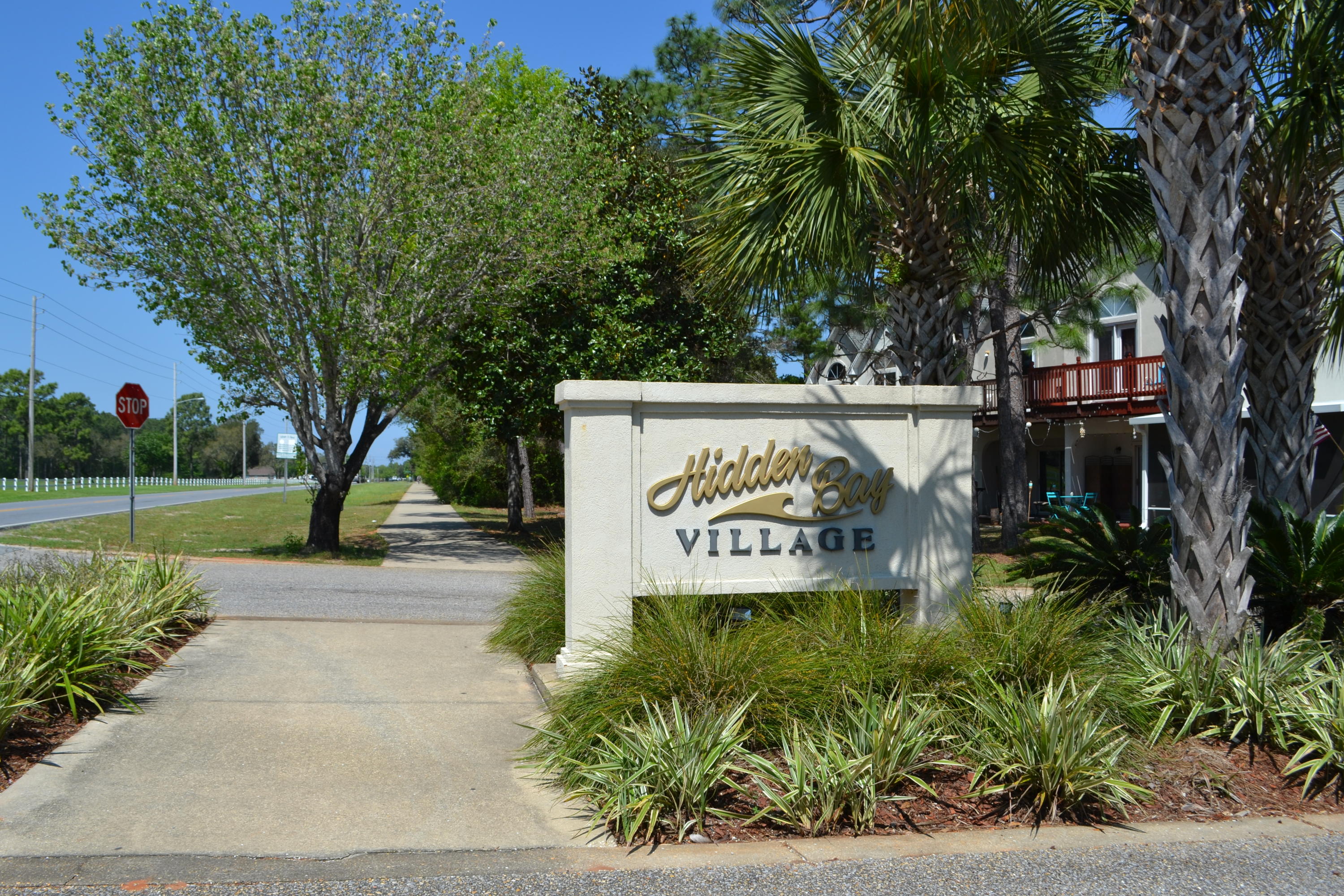 HIDDEN BAY VILLAGE - Residential