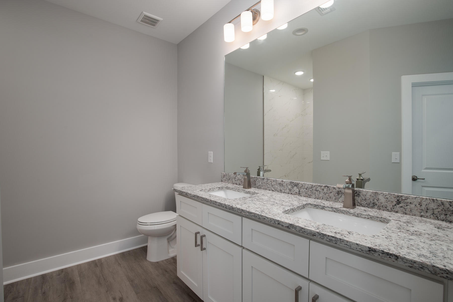 HIDDEN BAY VILLAGE - Residential