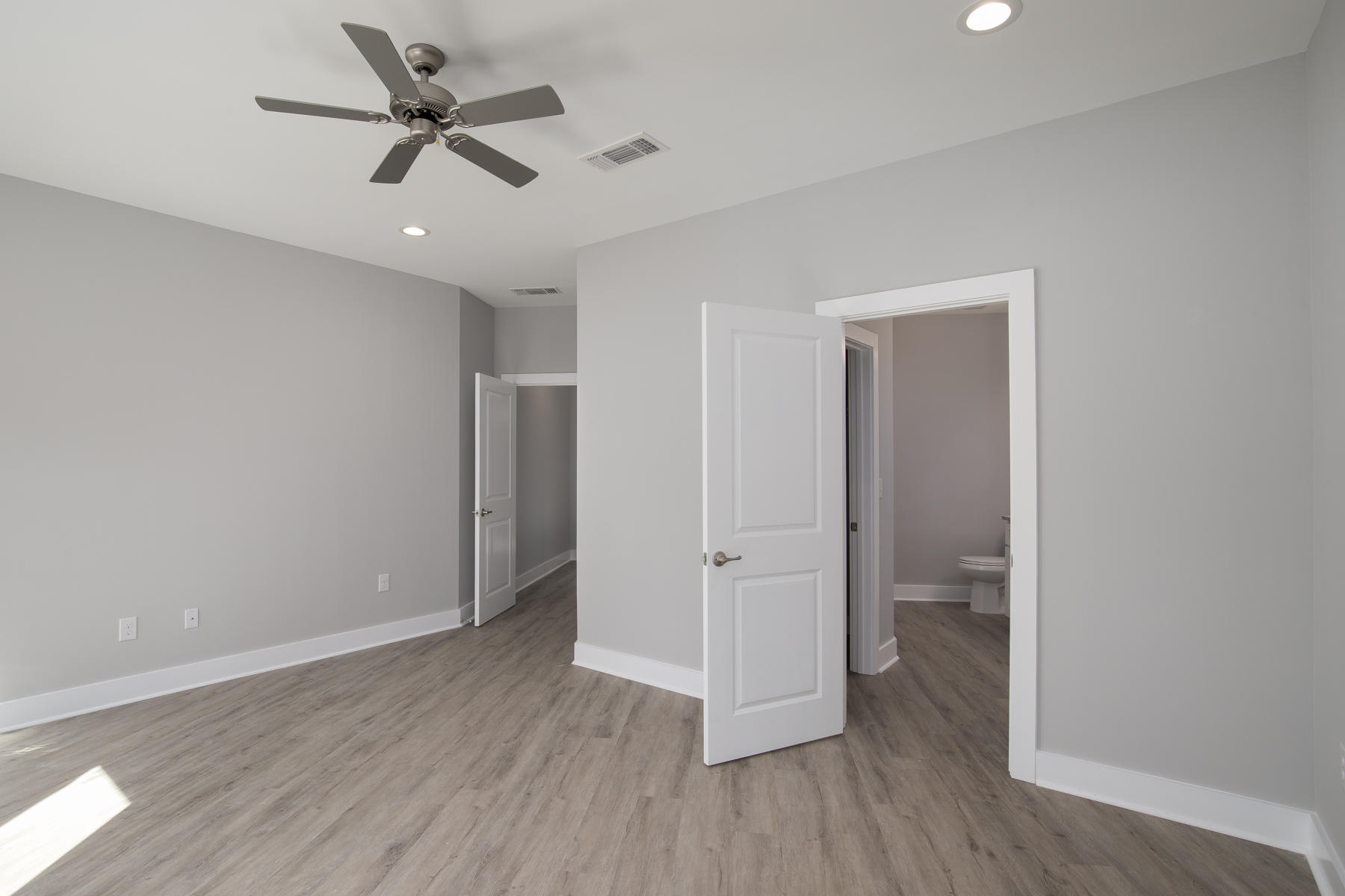 HIDDEN BAY VILLAGE - Residential