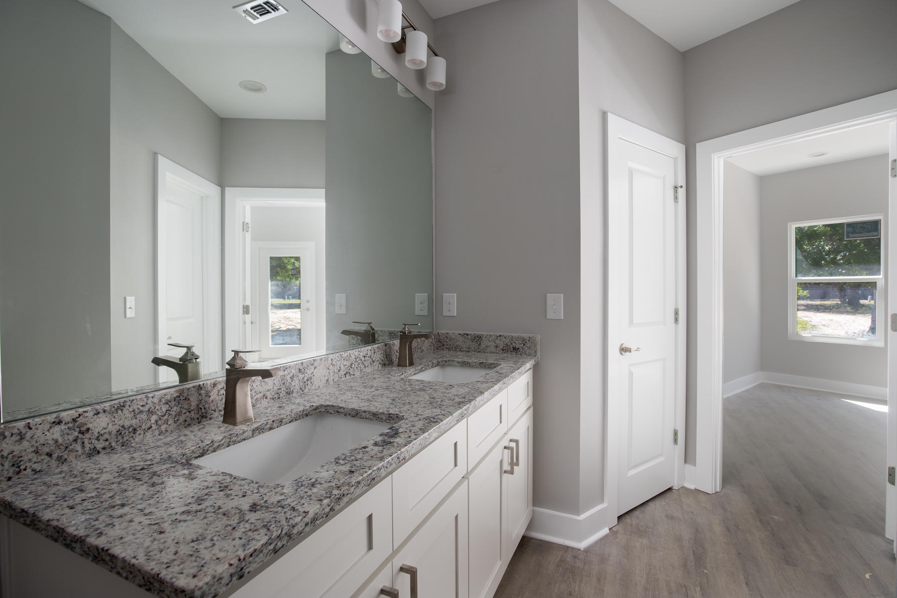 HIDDEN BAY VILLAGE - Residential