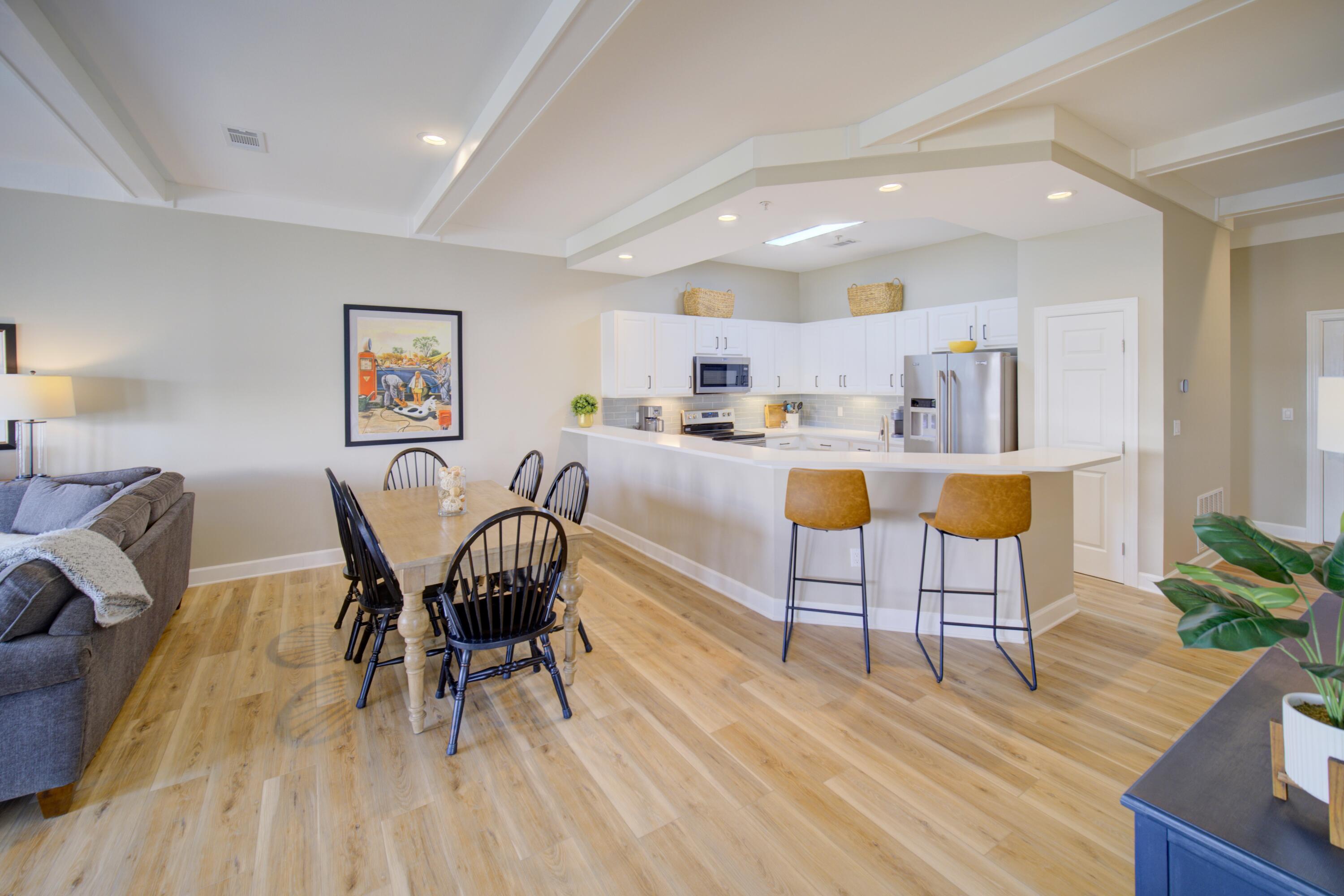 PAVILION PALMS - Residential
