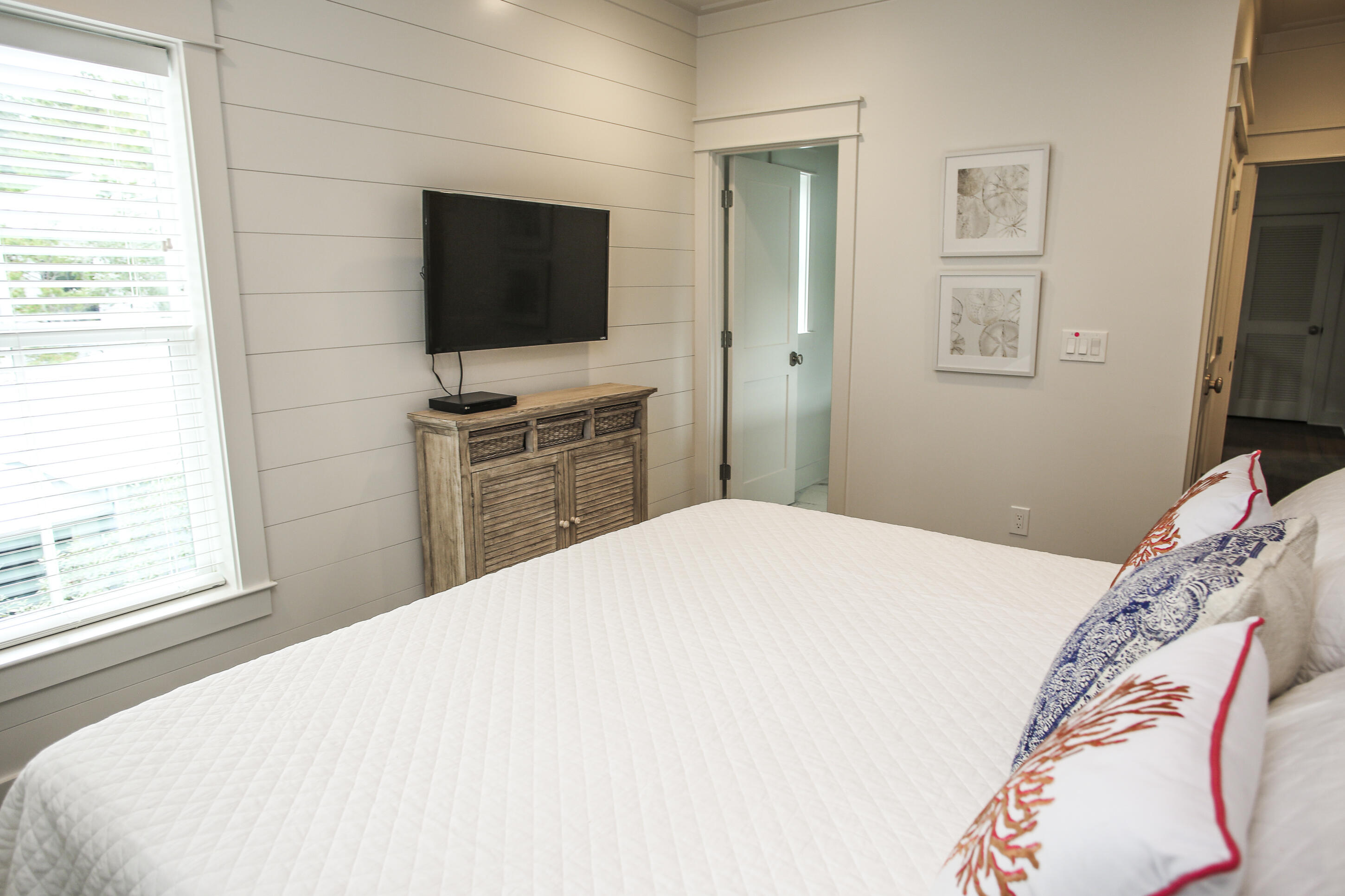 MAGNOLIA COTTAGES - Residential