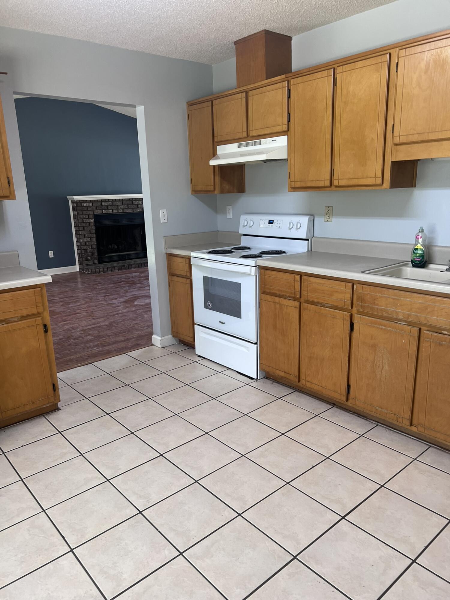 HOLLYROD PARK - Residential Lease