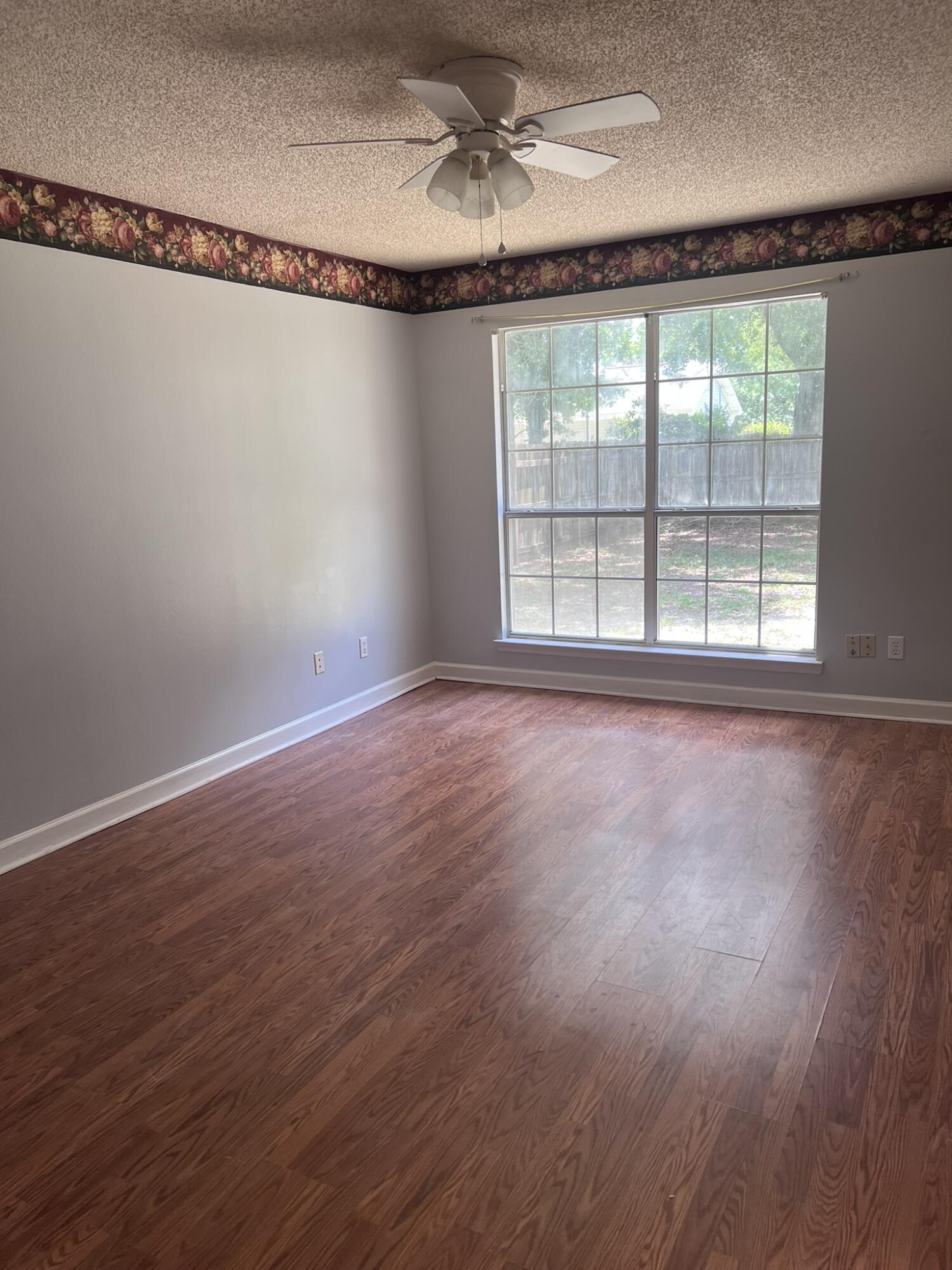 HOLLYROD PARK - Residential Lease