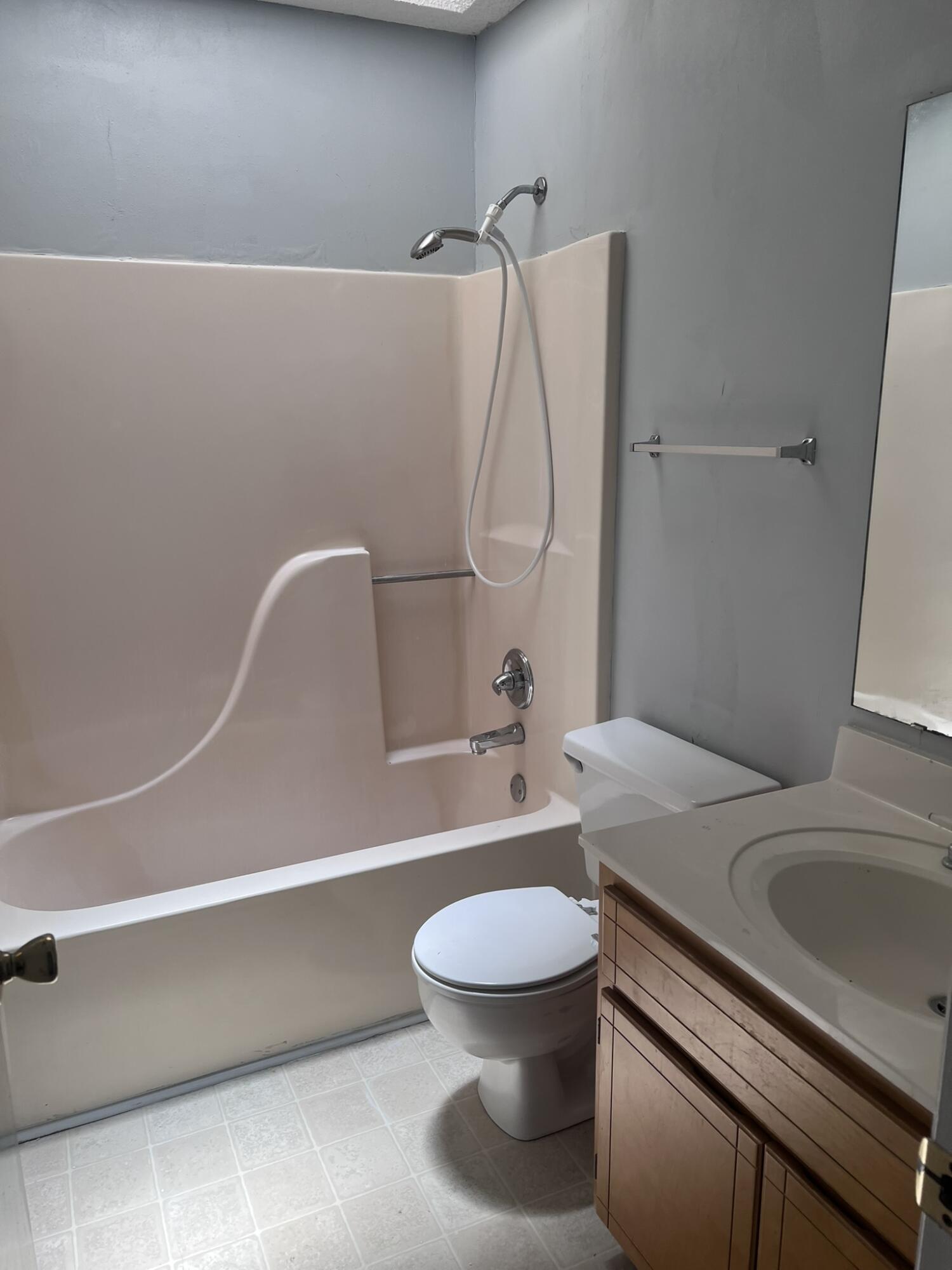 HOLLYROD PARK - Residential Lease