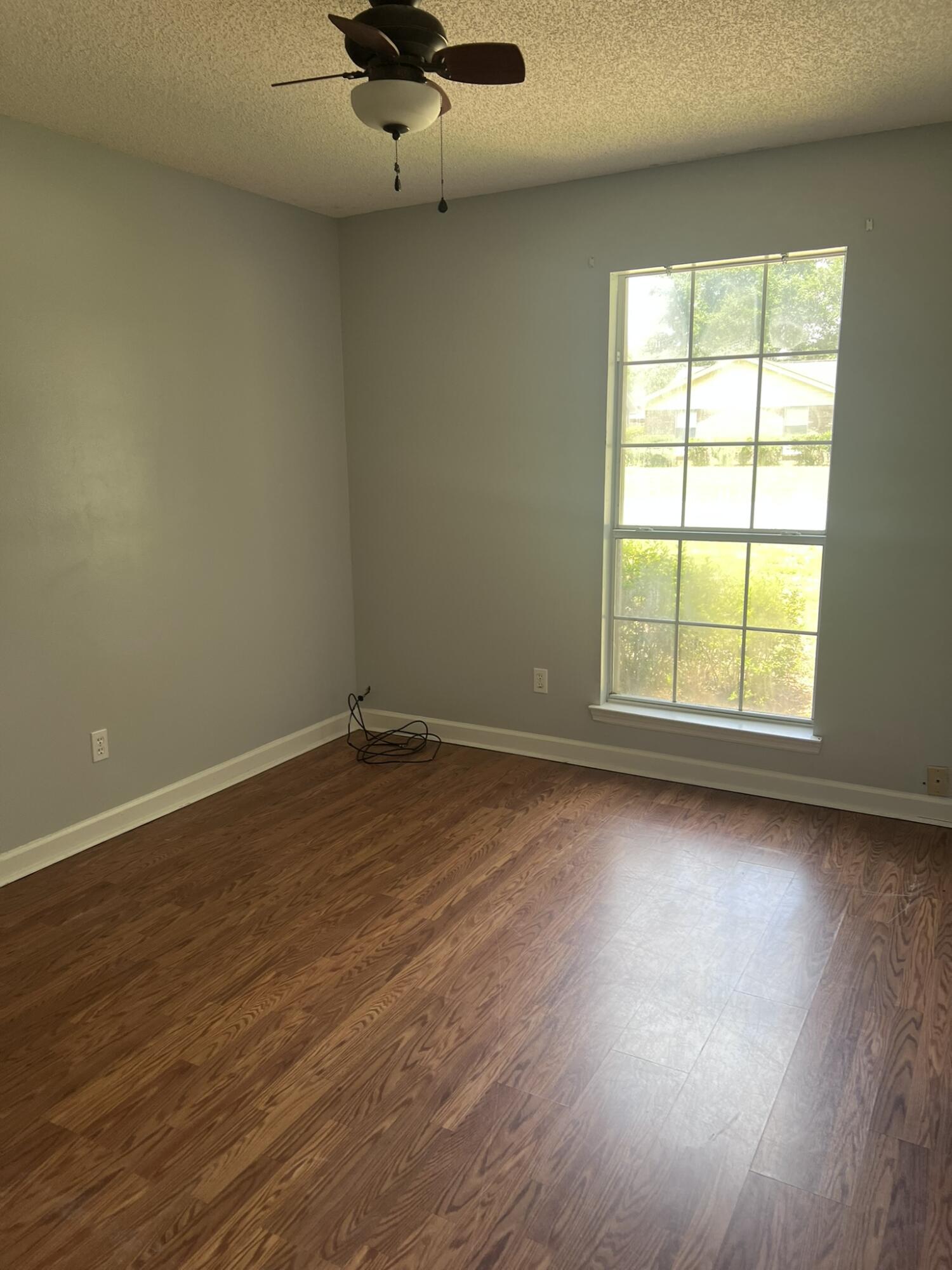 HOLLYROD PARK - Residential Lease
