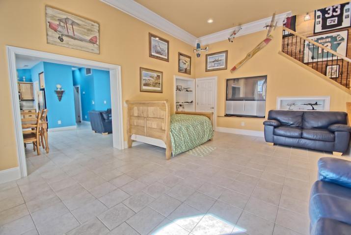 TREASURE ISLAND - Residential