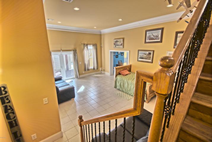 TREASURE ISLAND - Residential