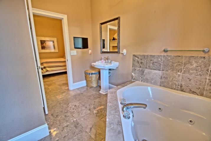 TREASURE ISLAND - Residential