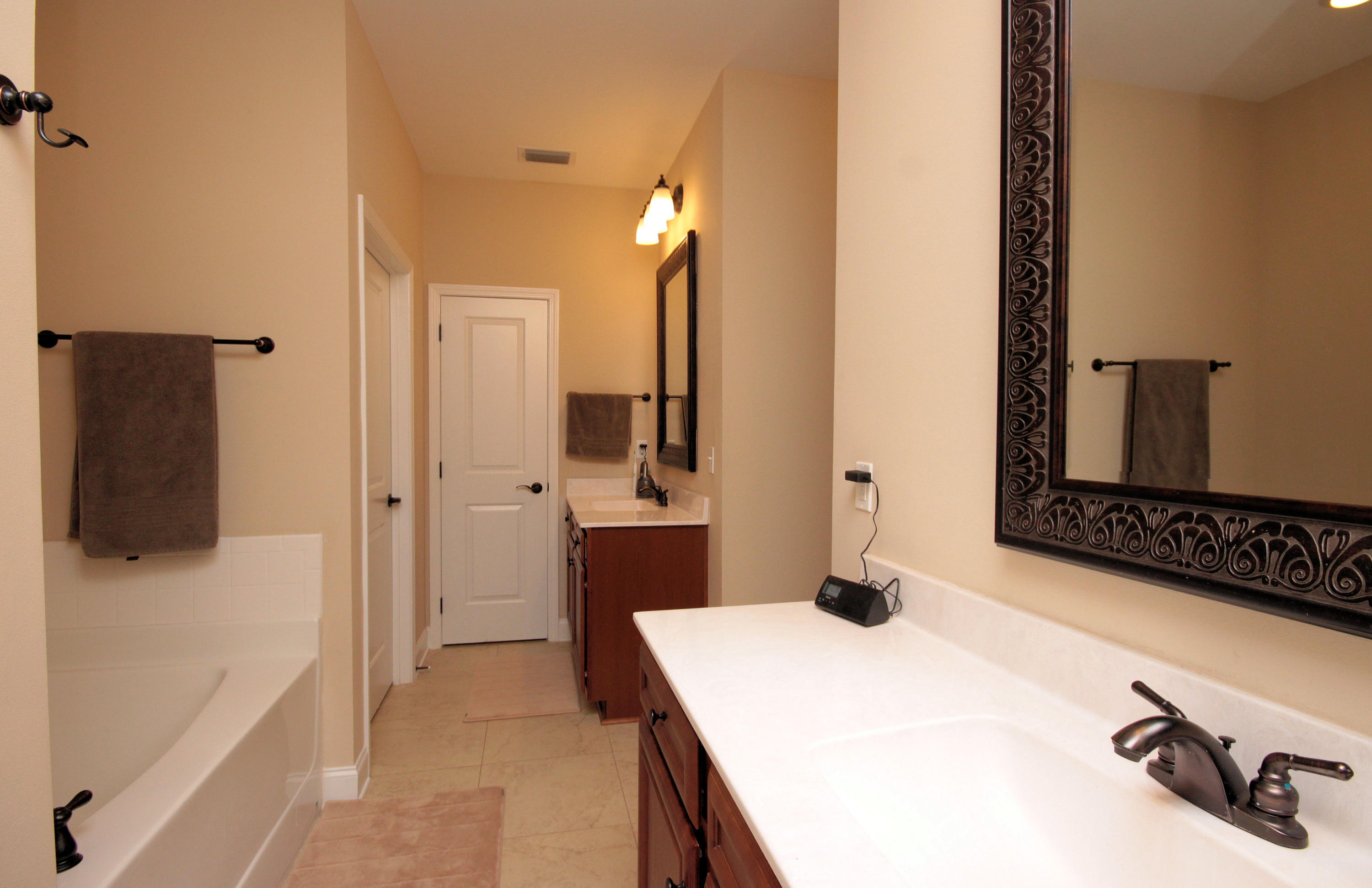 COLONIAL ESTATES - Residential