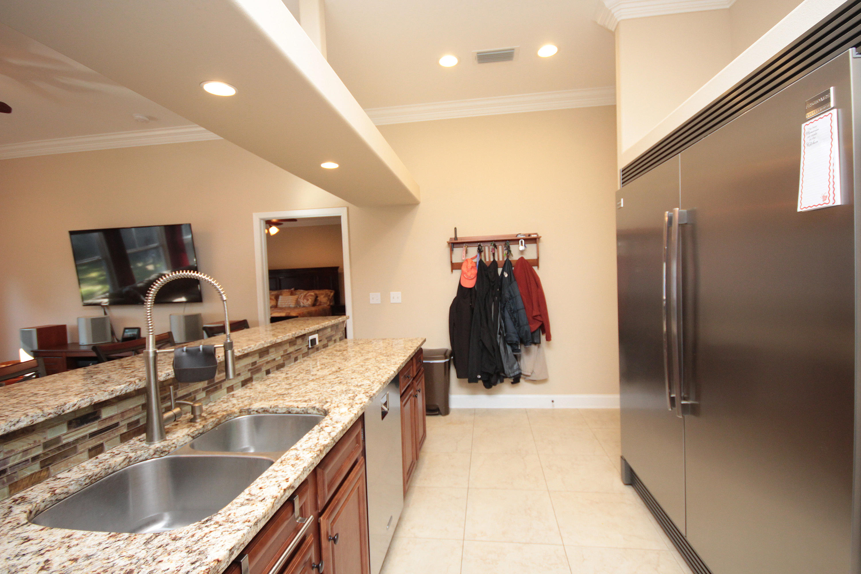 COLONIAL ESTATES - Residential