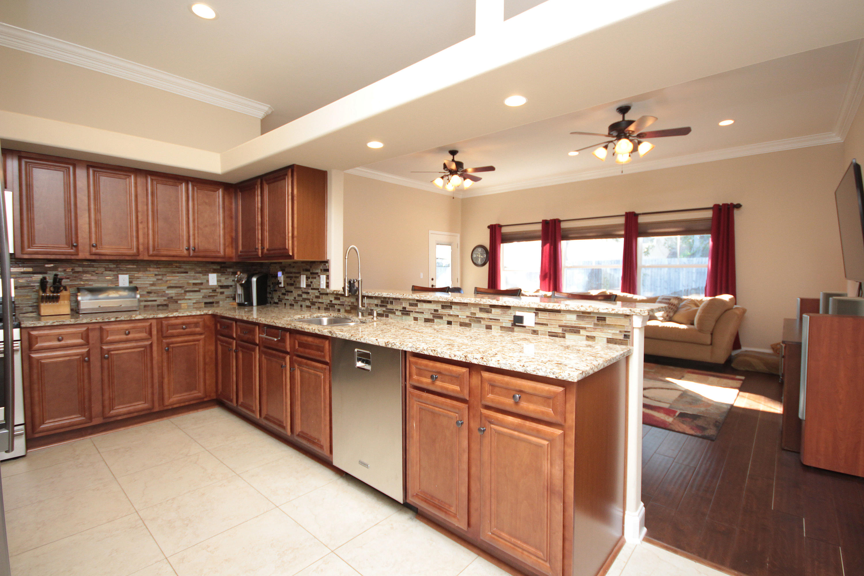 COLONIAL ESTATES - Residential