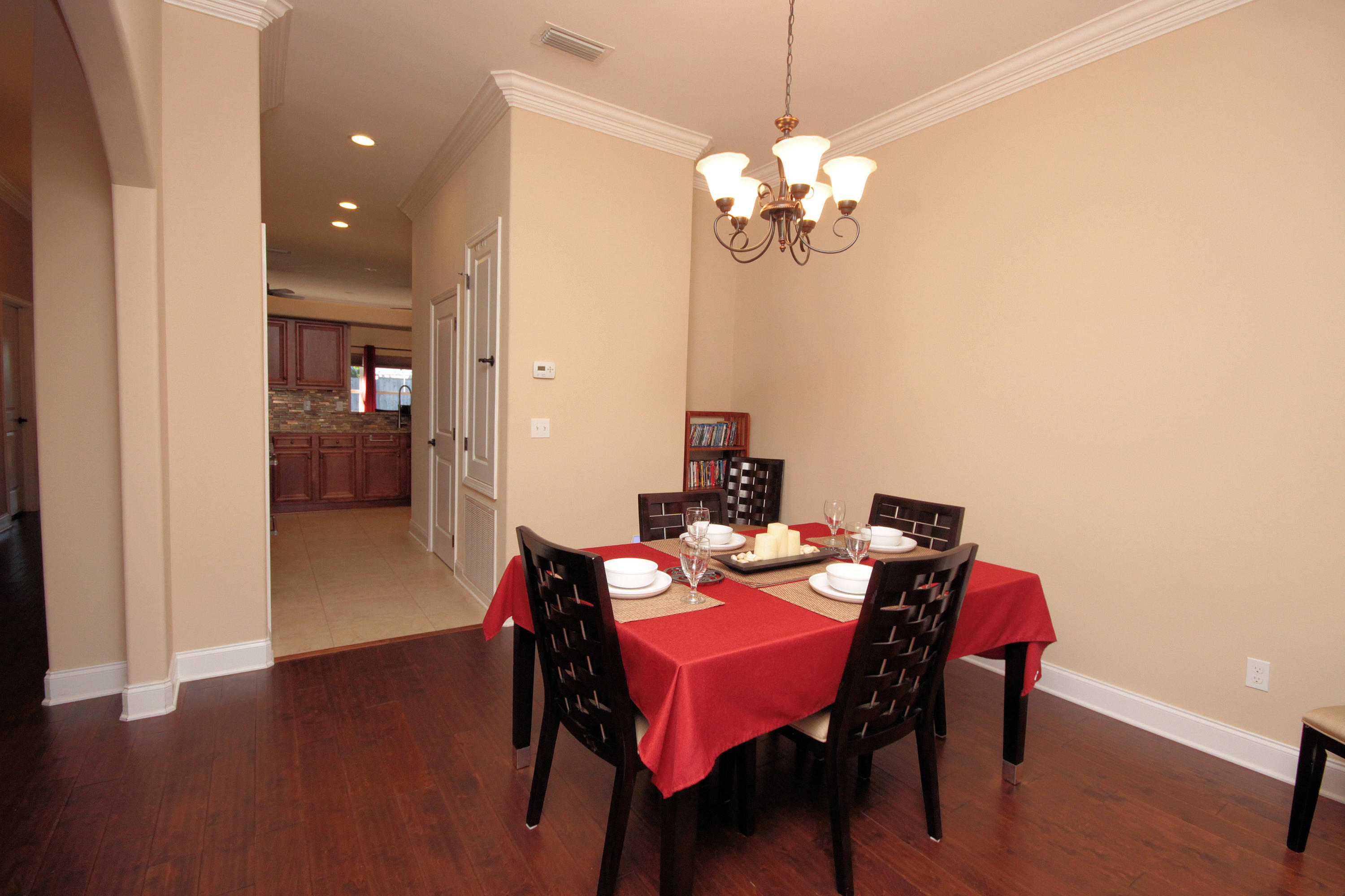 COLONIAL ESTATES - Residential