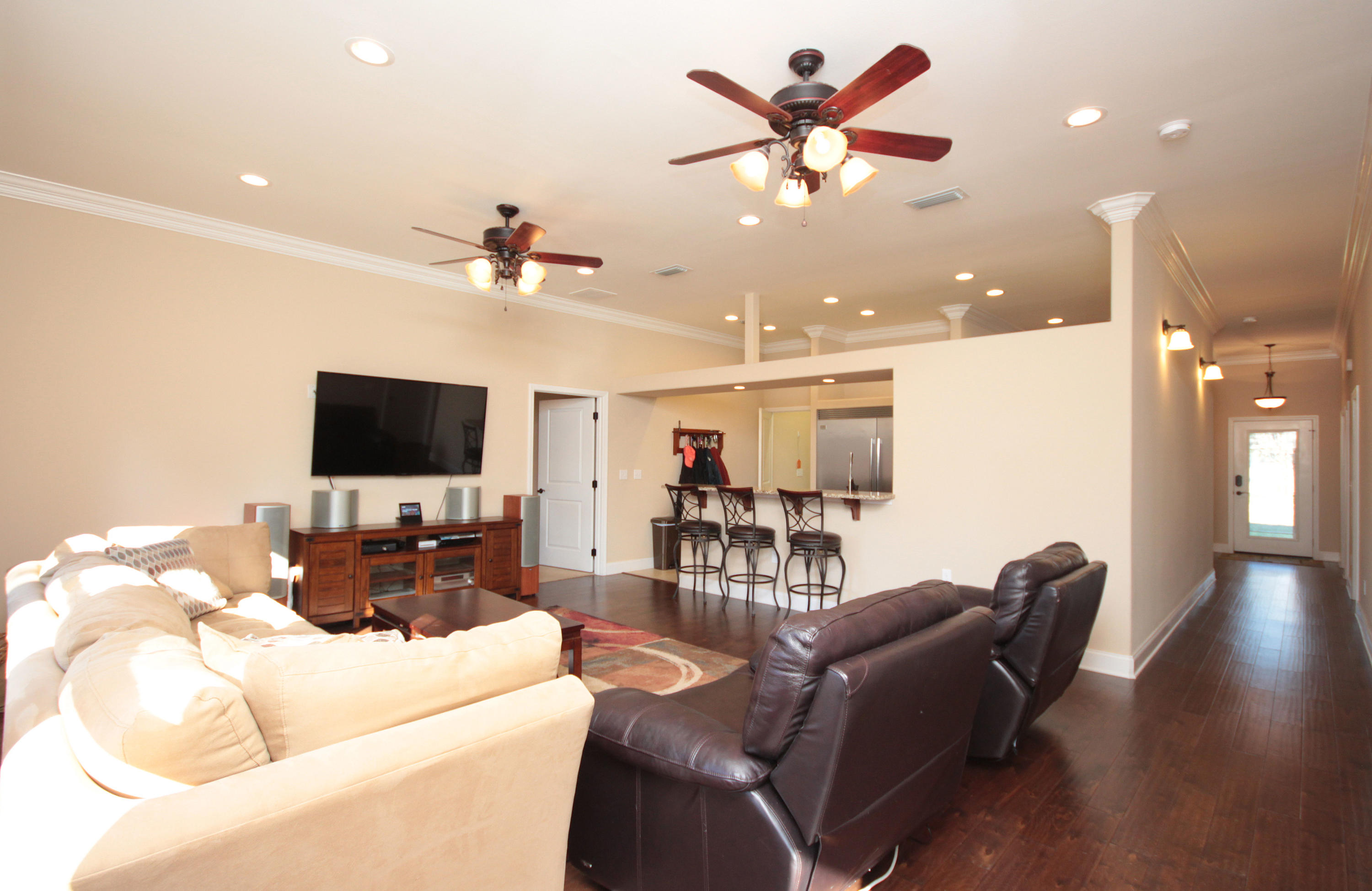 COLONIAL ESTATES - Residential