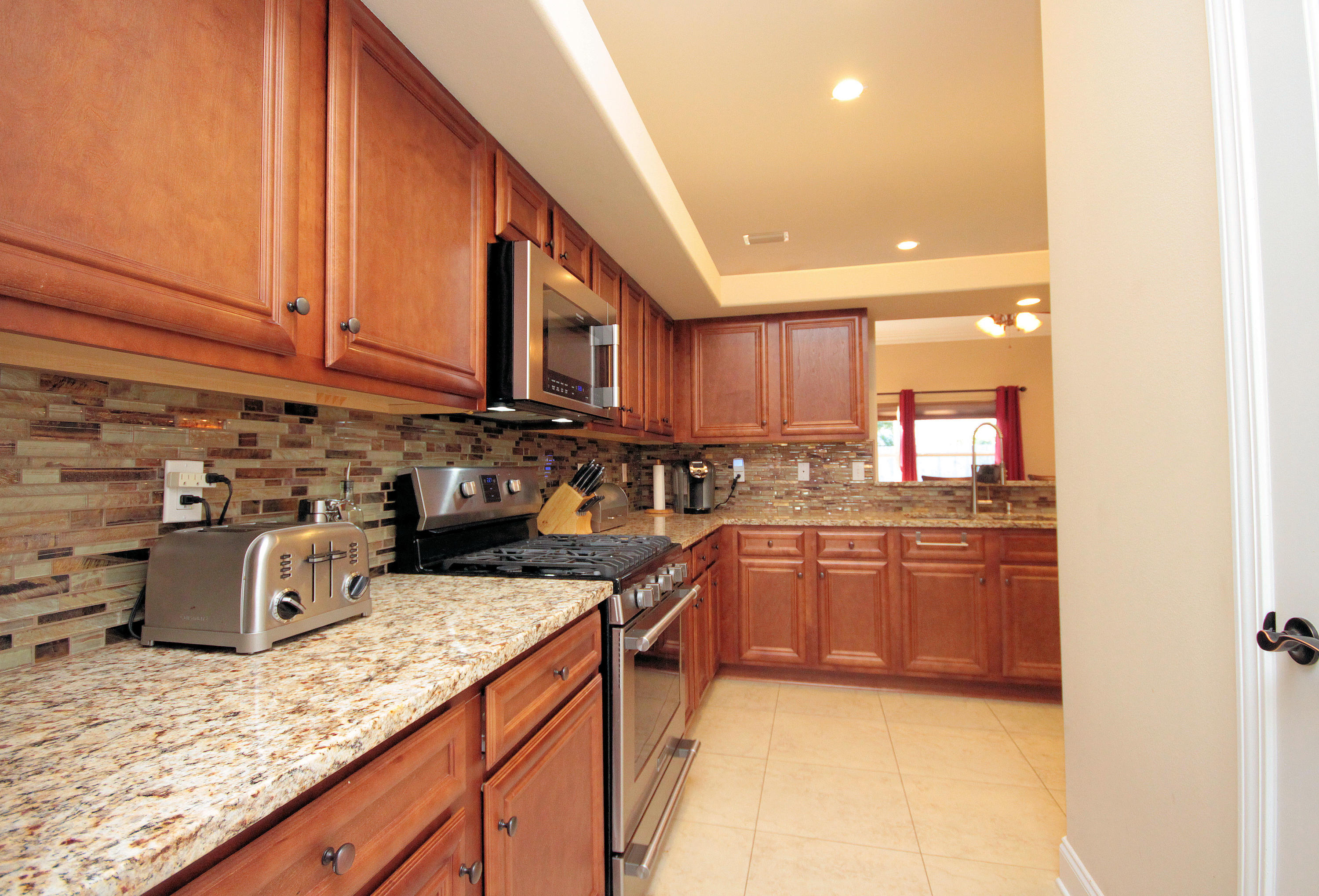 COLONIAL ESTATES - Residential