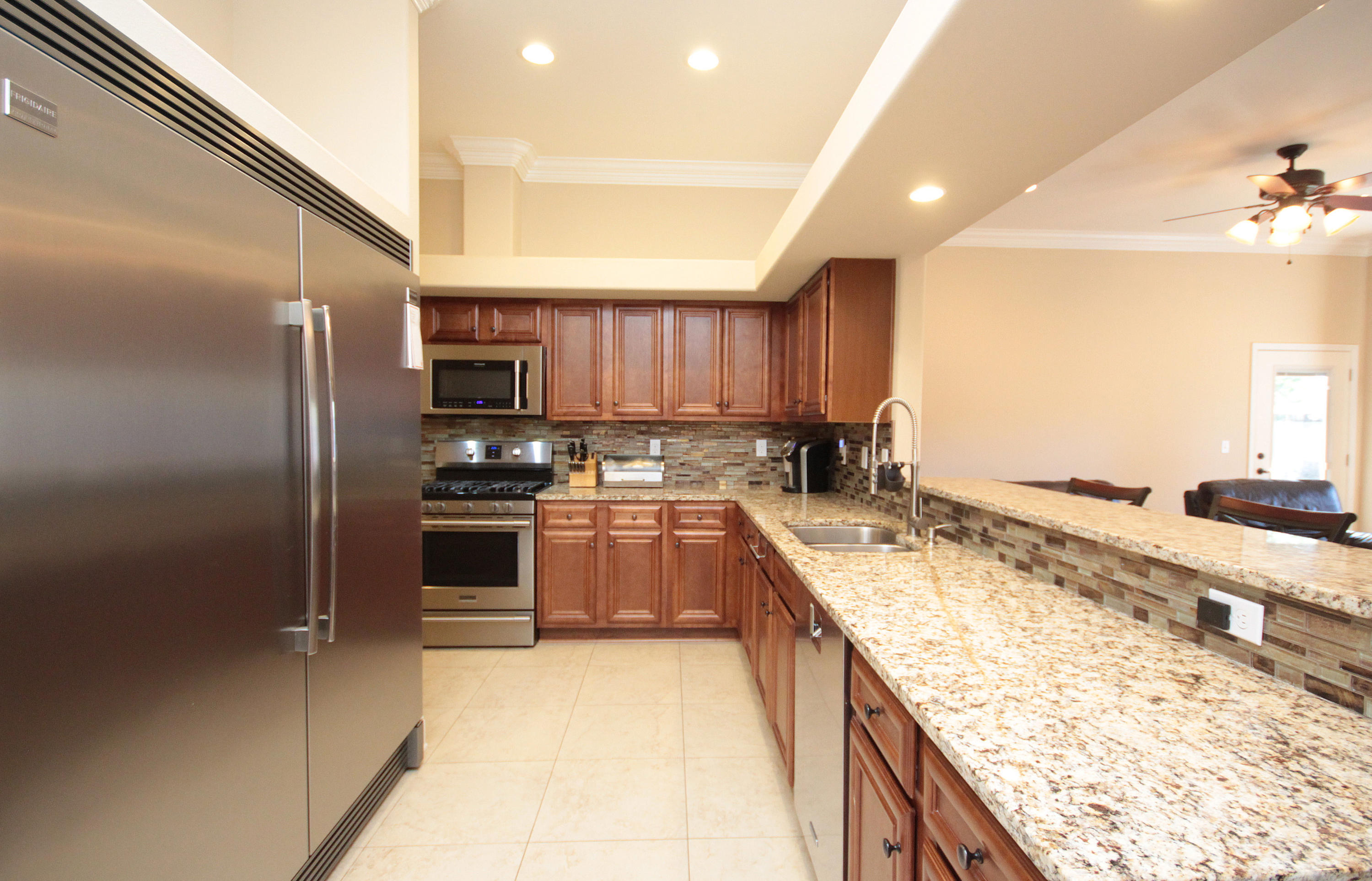 COLONIAL ESTATES - Residential