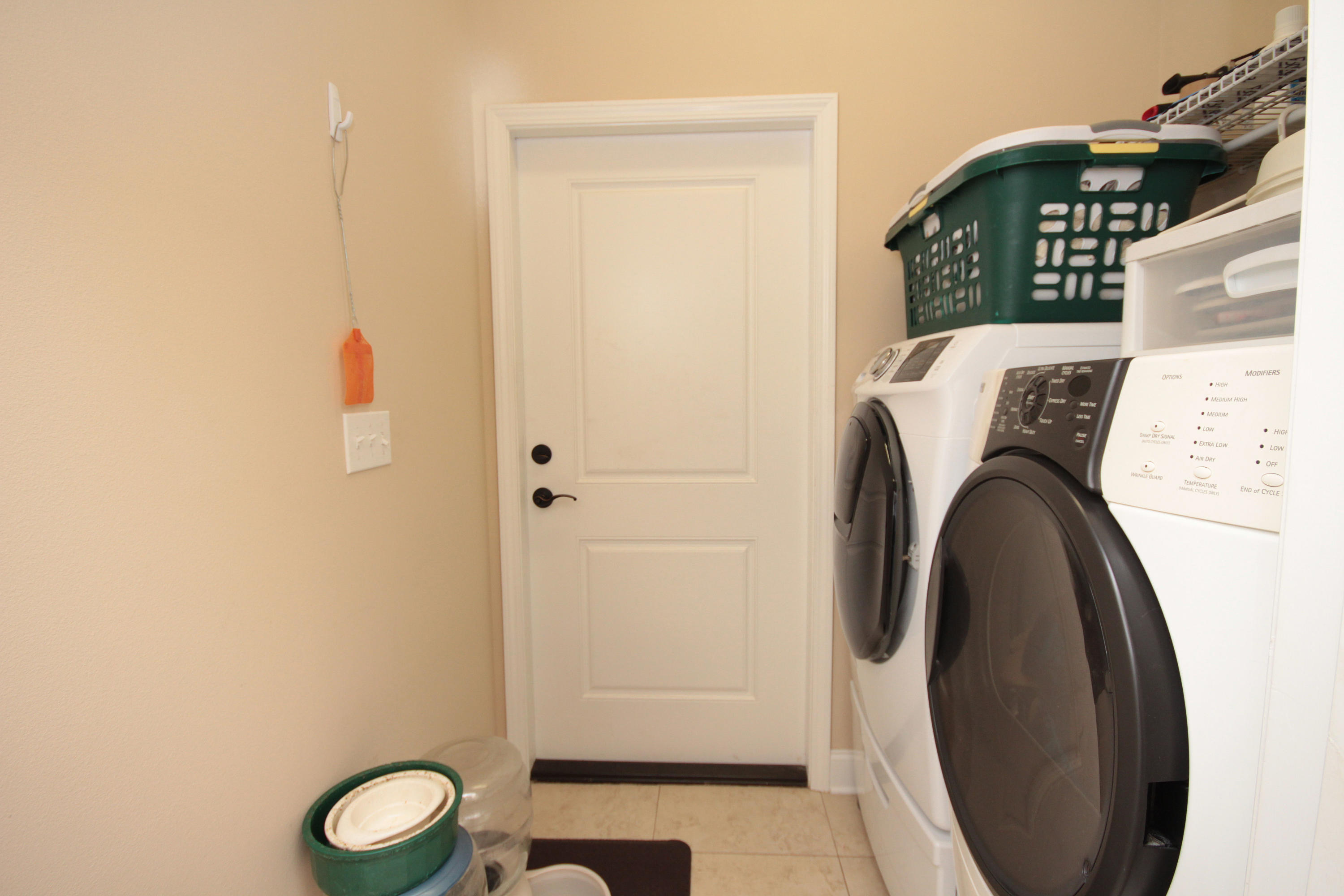 COLONIAL ESTATES - Residential