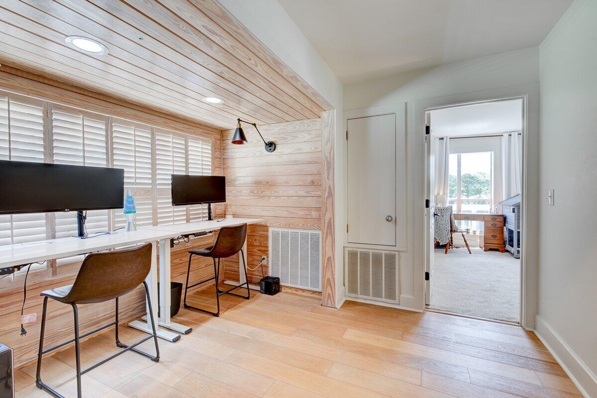 CRYSTAL LAKE AT SANDESTIN - Residential