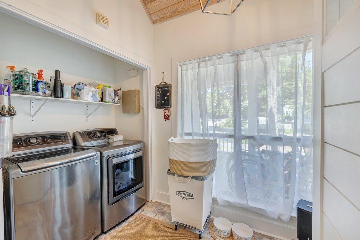 CRYSTAL LAKE AT SANDESTIN - Residential
