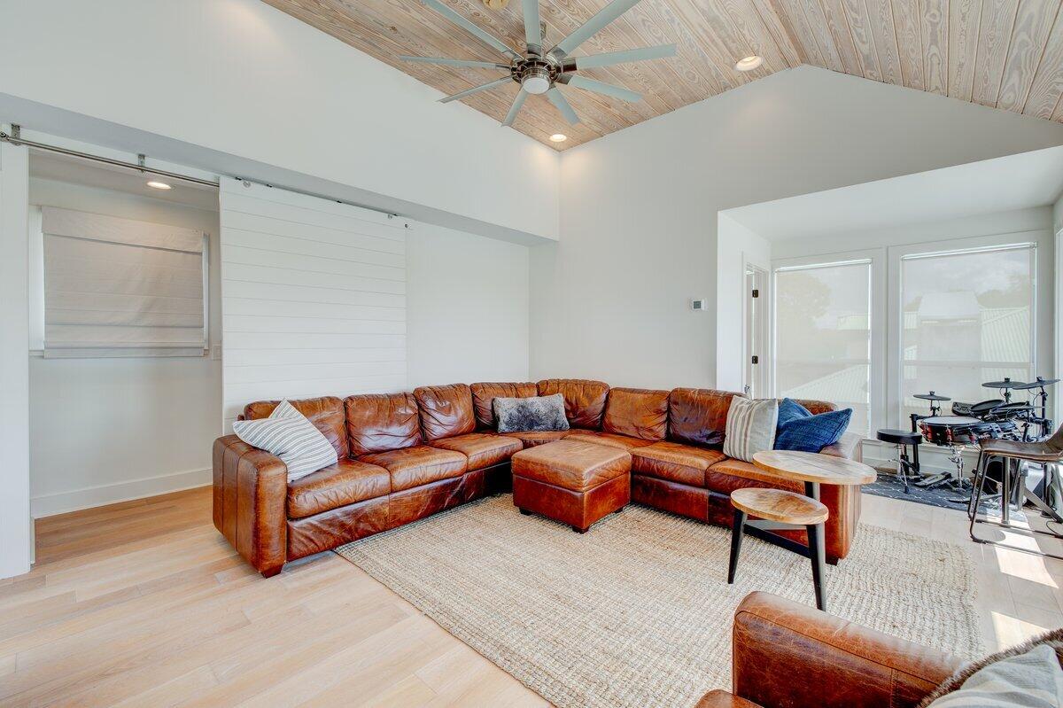 CRYSTAL LAKE AT SANDESTIN - Residential