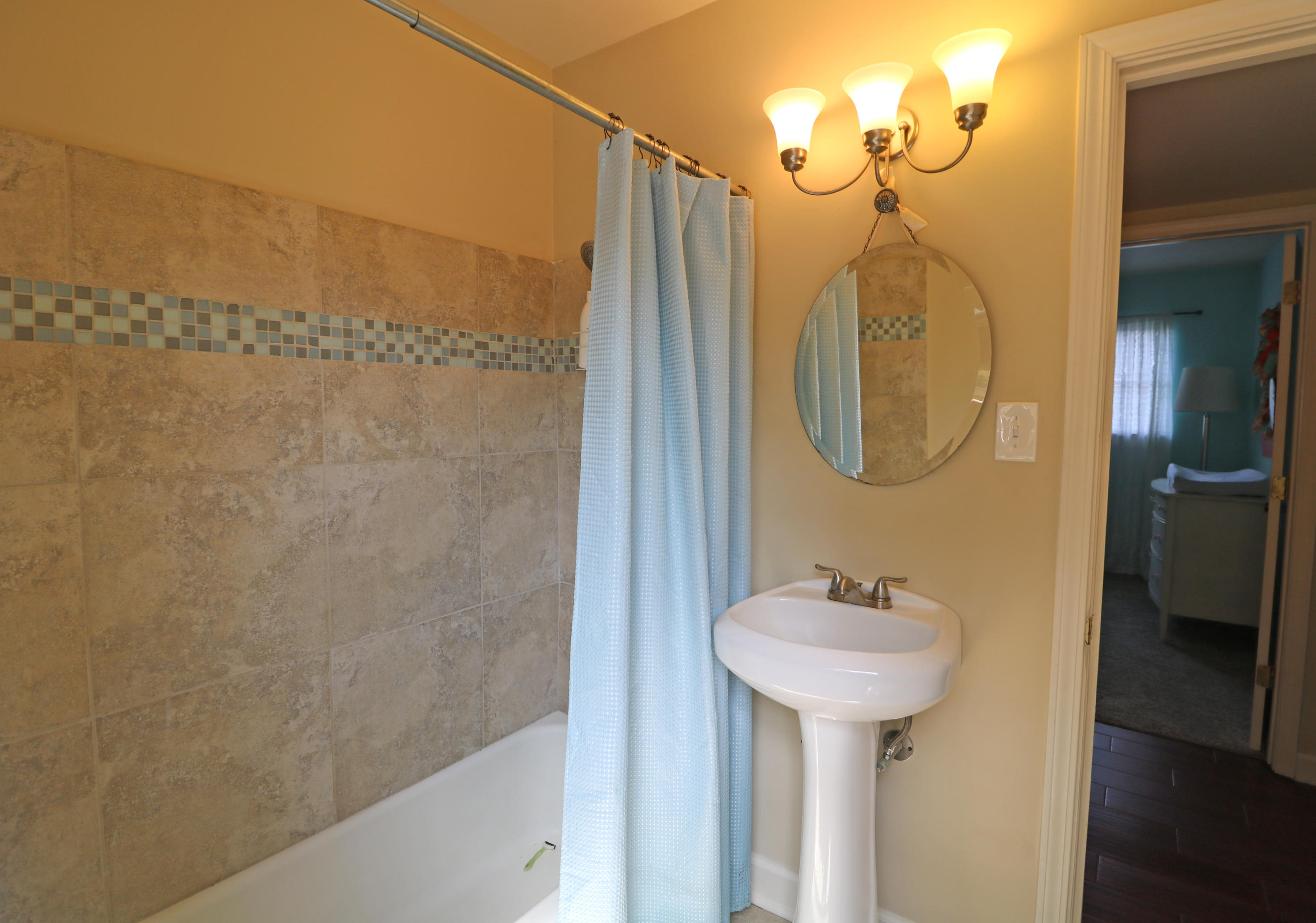 ELLIOTTS POINT 7TH ADDN - Residential