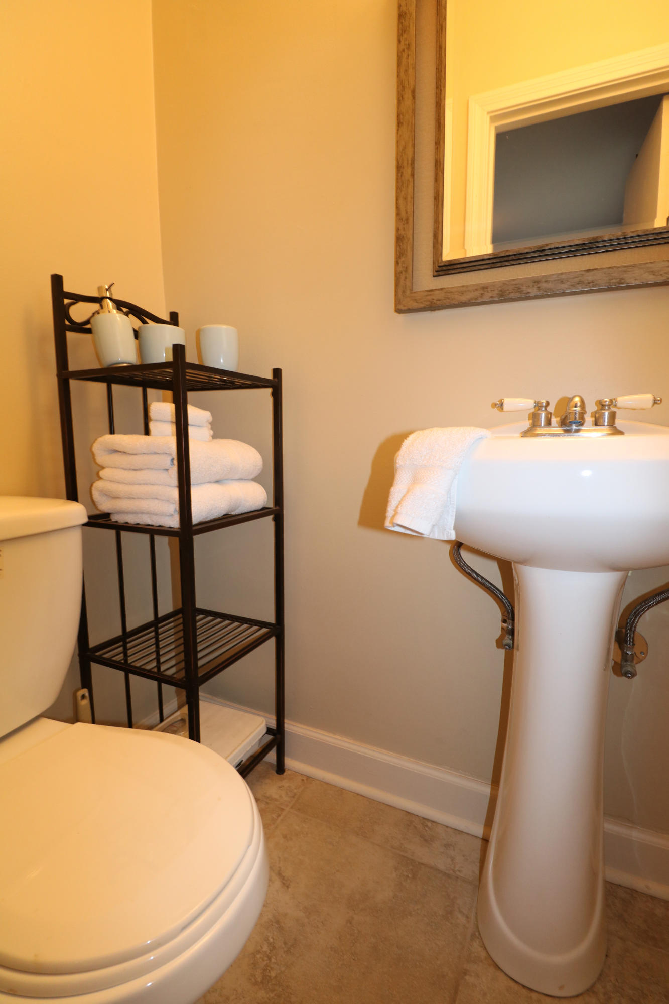 ELLIOTTS POINT 7TH ADDN - Residential